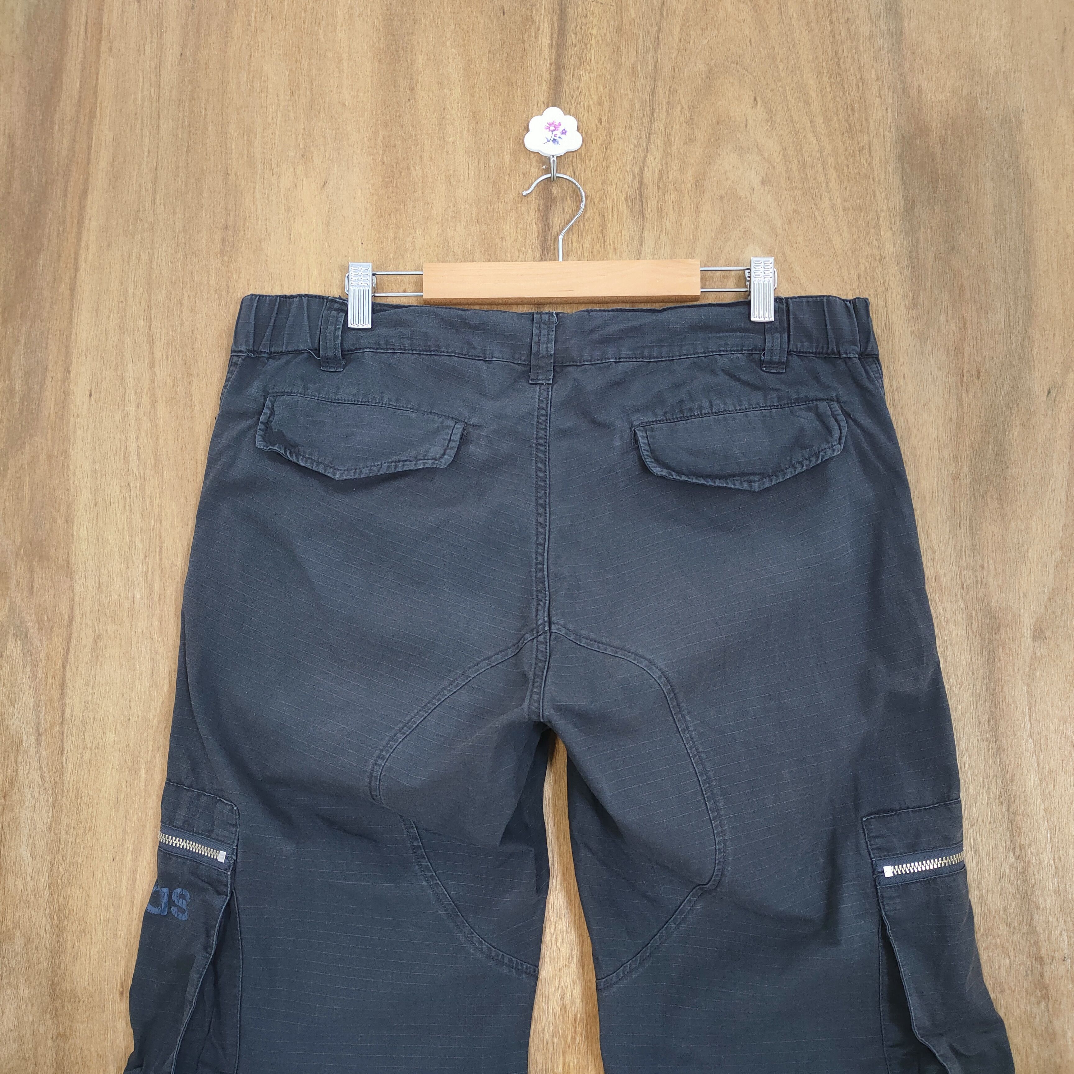 Adidas ADIDAS BLACK CARGO PANTS Size US 34 / EU 50 - 8 Thumbnail