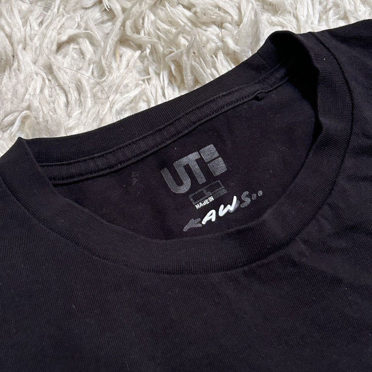 Kaws × Uniqlo 2016 Kaws Uniqlo Pocket tee sz M Size US M / EU 48-50 / 2 - 4 Thumbnail