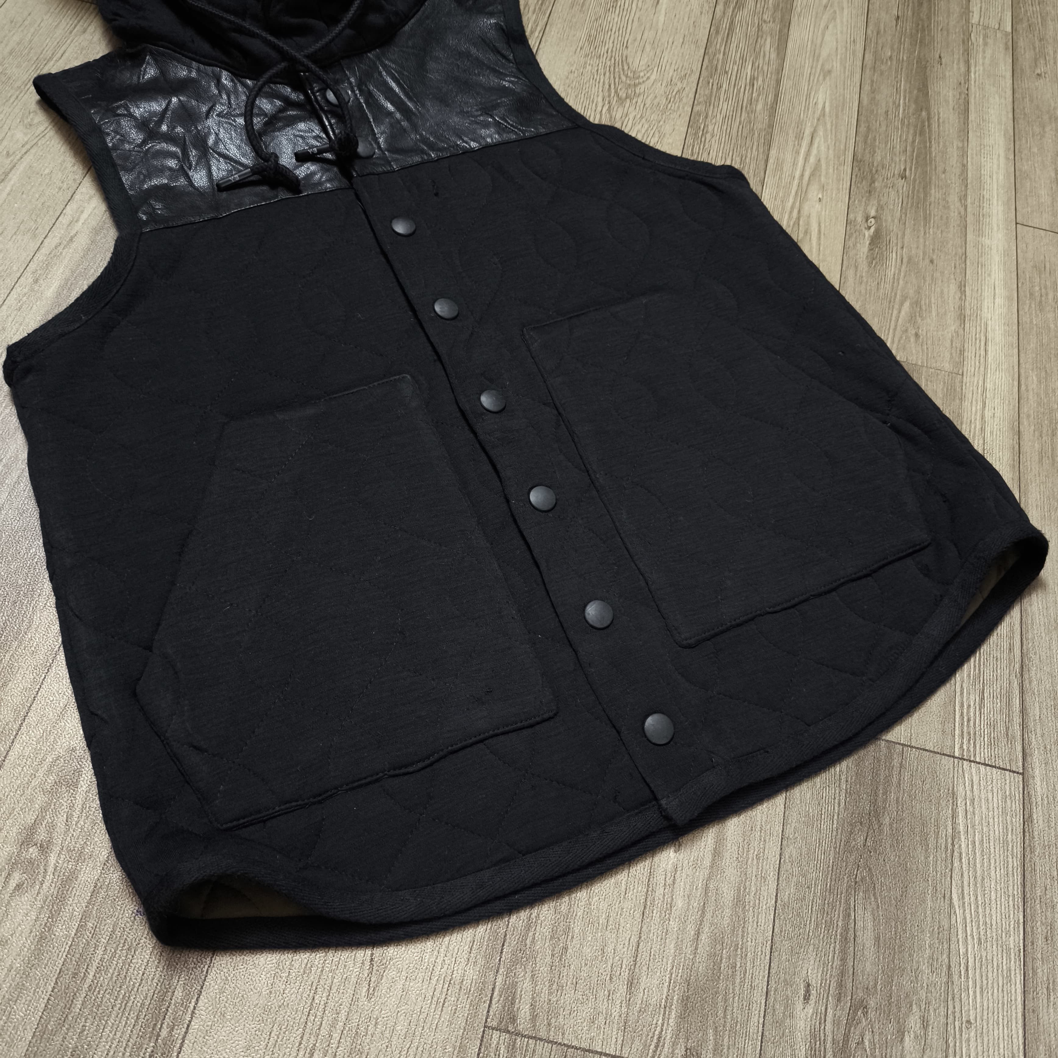 Yohji Yamamoto Y-3 Yohji Yamamoto Quilted Gilet Black Size US S / EU 44-46 / 1 - 7 Thumbnail