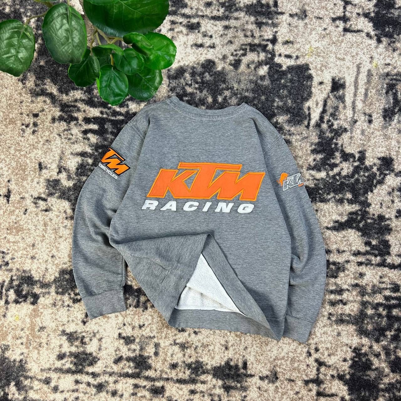 Red Bull Red Bull Racing Vintage Y2K Sweatshirt Streetwear 90s Style Size US S / EU 44-46 / 1 - 1 Thumbnail
