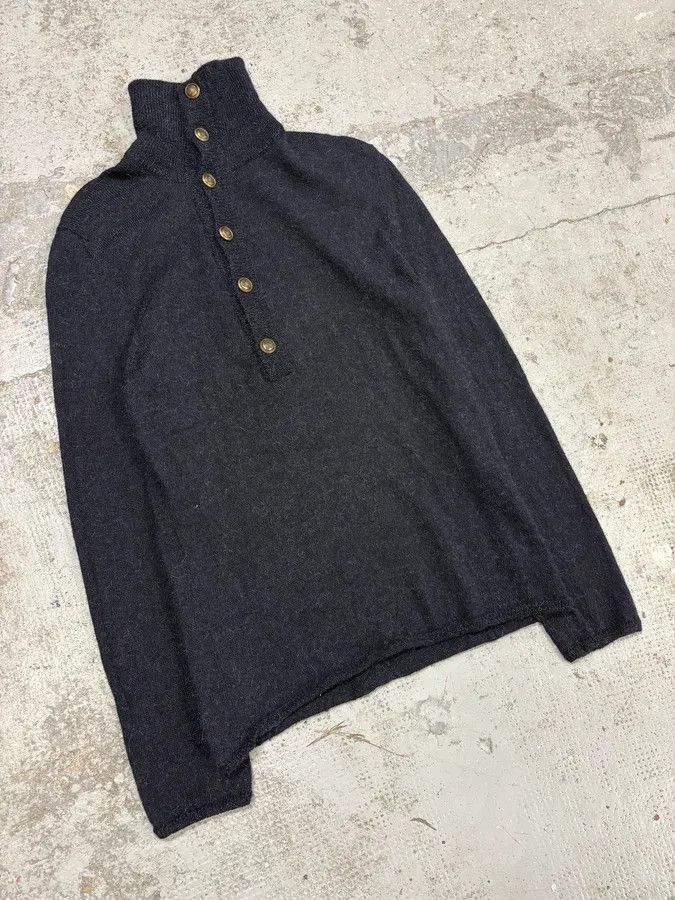 Gucci AW2007 Gucci Navy Asymmetrical Wool Buttoned Sweater by Frida Giannini Size US XS / EU 42 / 0 - 4 Thumbnail