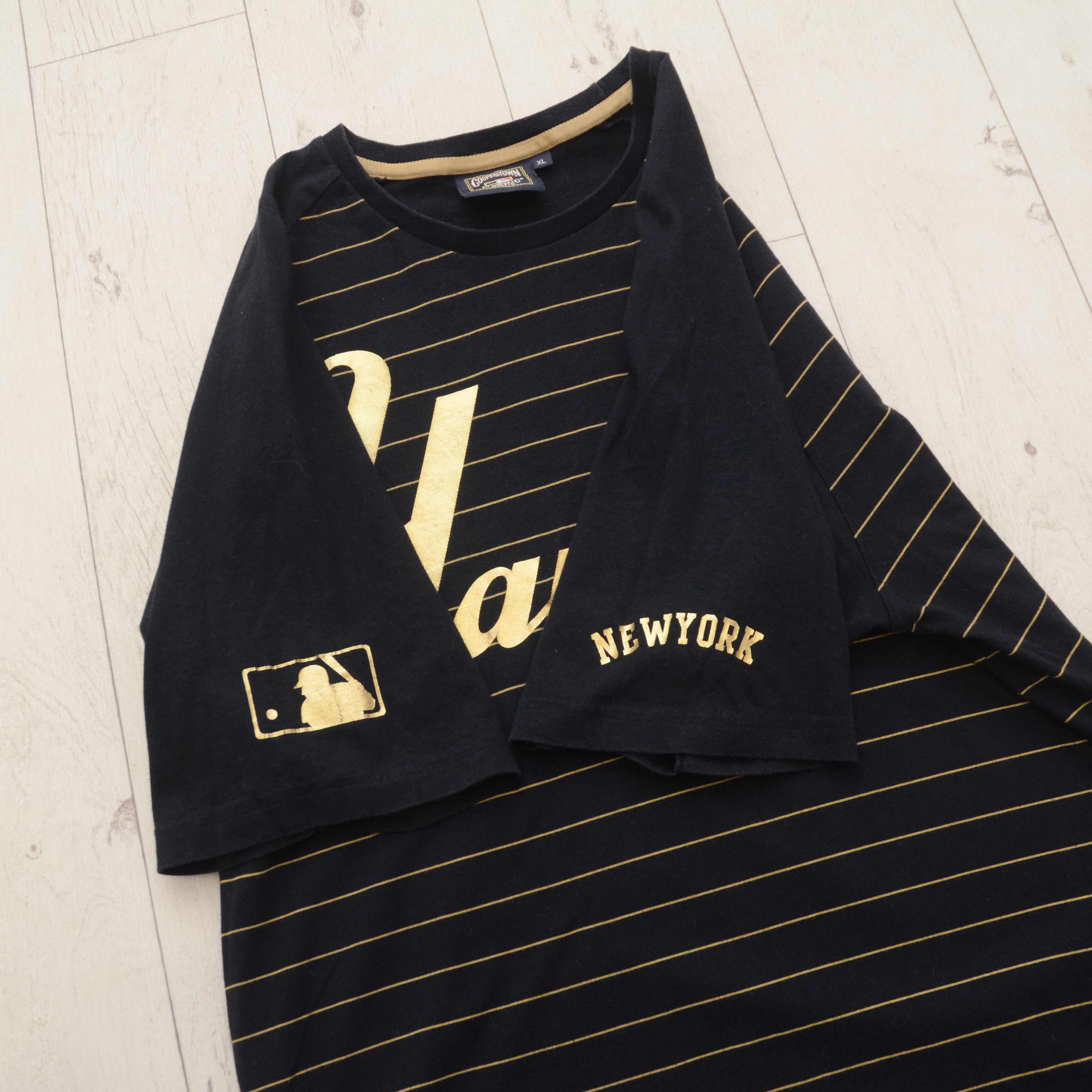 Majestic × New York Yankees × Vintage New York Yankees MAJESTIC T-Shirt Black Gold Tee Rare Sz L-M Size US L / EU 52-54 / 3 - 7 Thumbnail