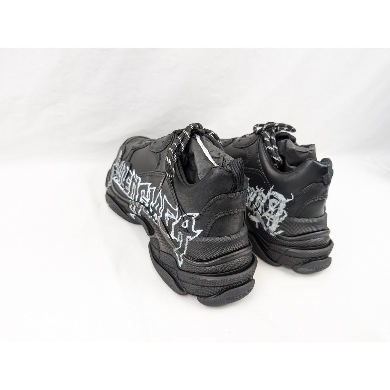Balenciaga o1rshd1 Q:2 / Leather Triple S Sneakers in Black/White Size US 9 / EU 42 - 19 Thumbnail