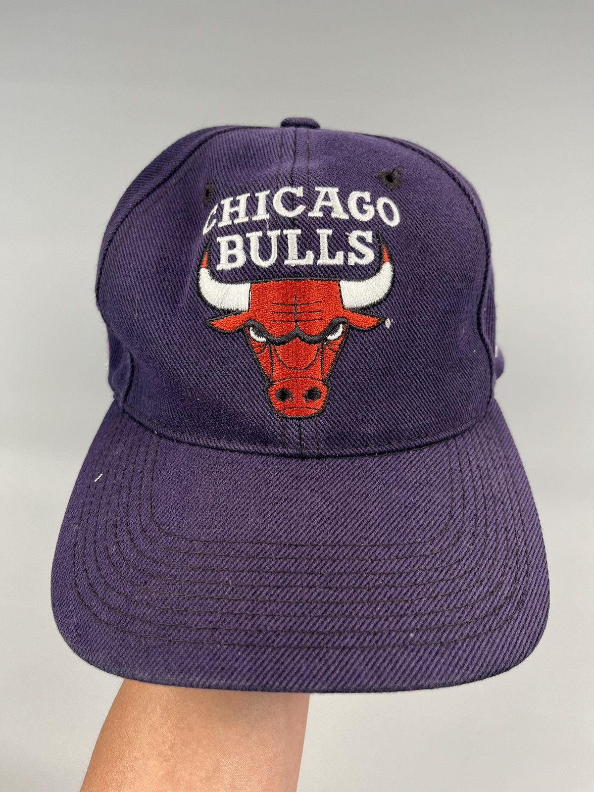 NBA × Vintage RARE 90s VINTAGE Chicago Bulls NBA Faded Wool Snapback Cap Size ONE SIZE - 1 Thumbnail