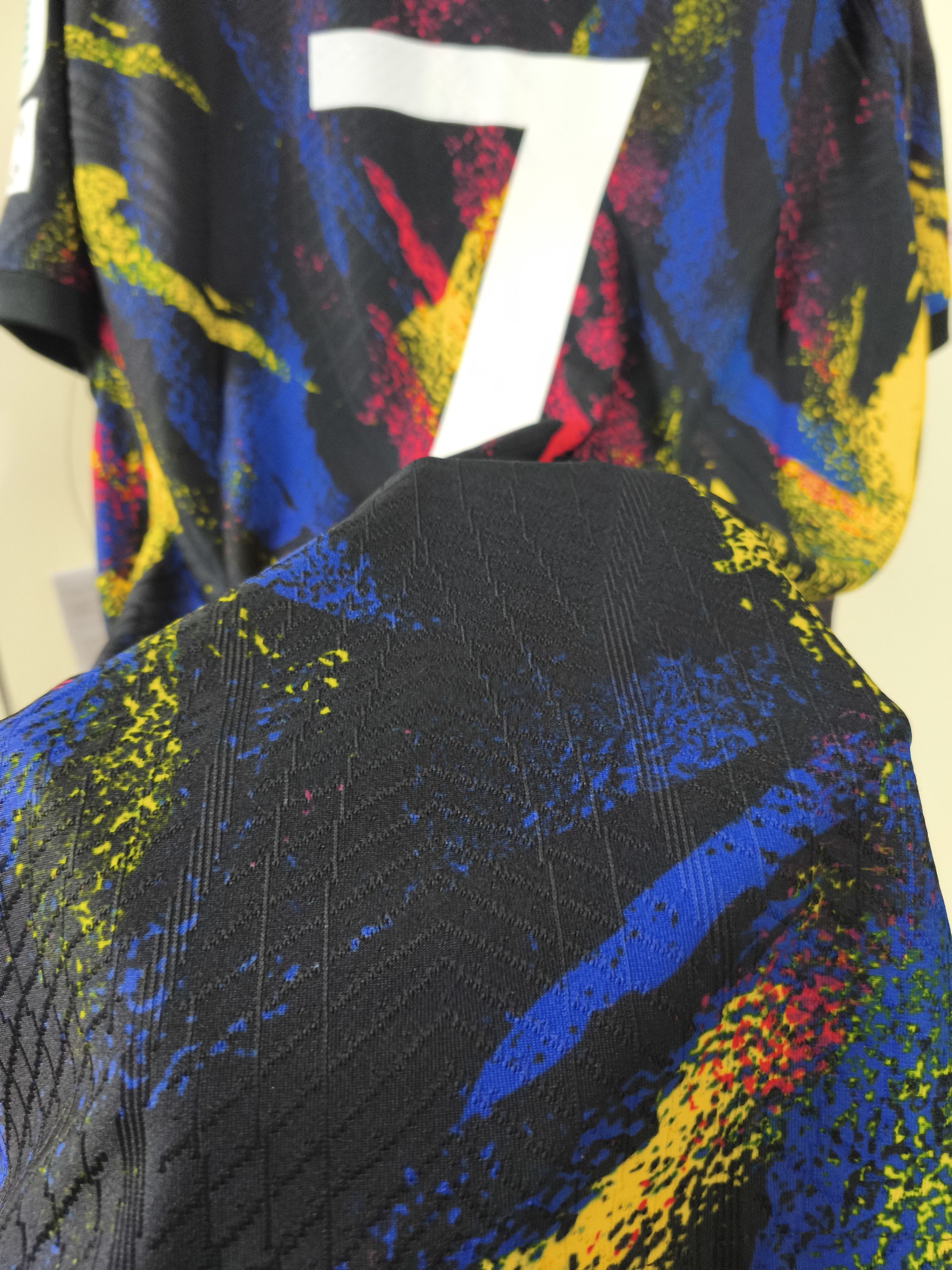 Nike South Korea 2022/23 Nike Away Kit Player Specs SUPER RARE Size US L / EU 52-54 / 3 - 10 Thumbnail