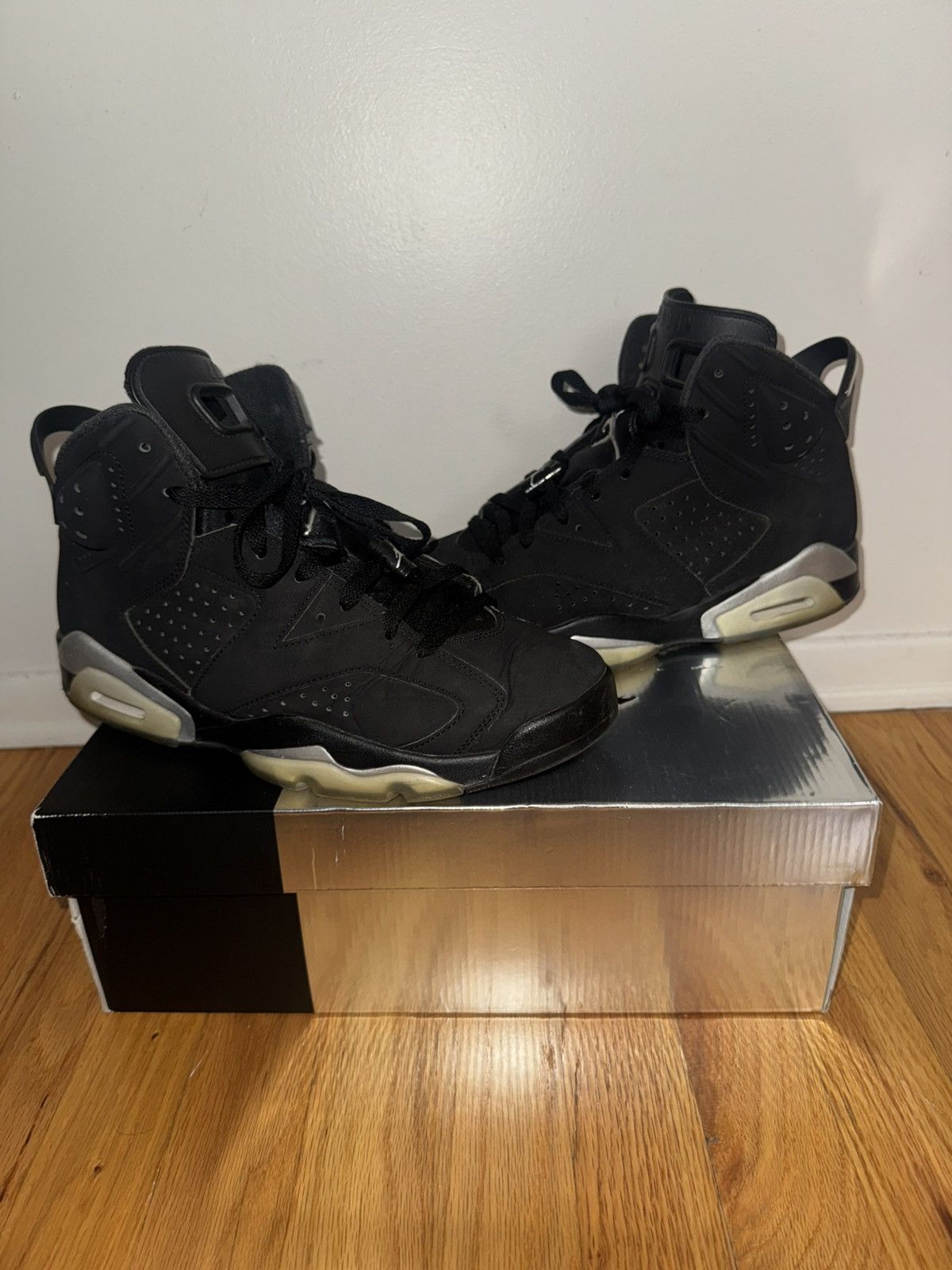 Jordan Brand Jordan 6 retro chrome Size US 9.5 / EU 42-43 - 2 Thumbnail