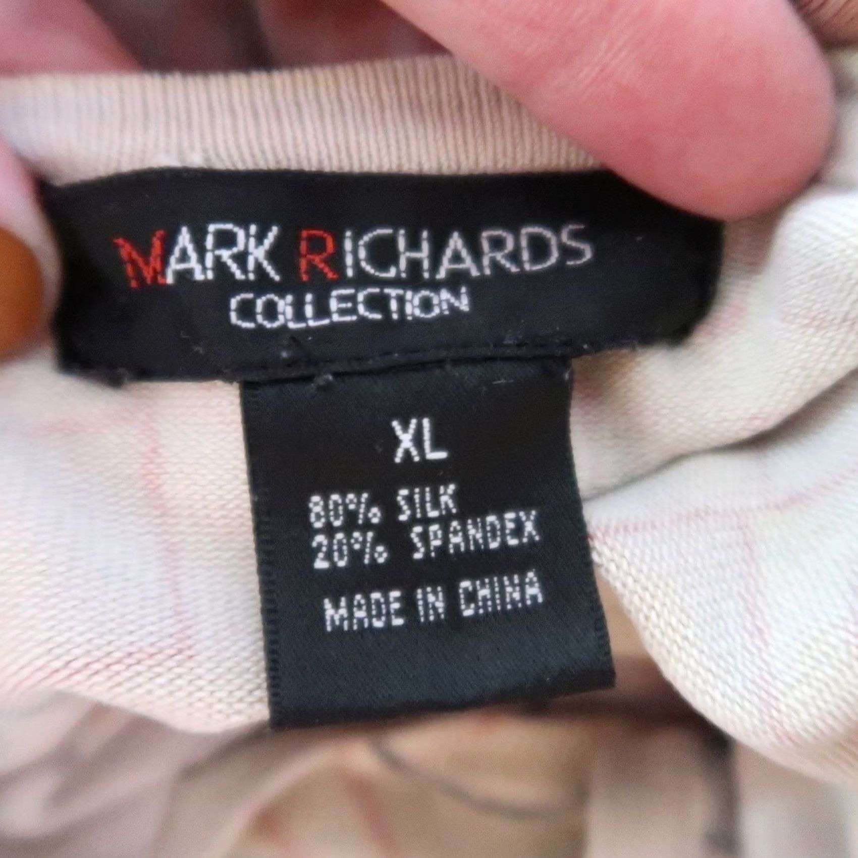 Vintage VINTAGE Mark Richards Cream French Word Graphic V-Neck Tee XL Women Short Sleeve Silk Spandex T-Shirt Size XL / US 12-14 / IT 48-50 - 6 Thumbnail