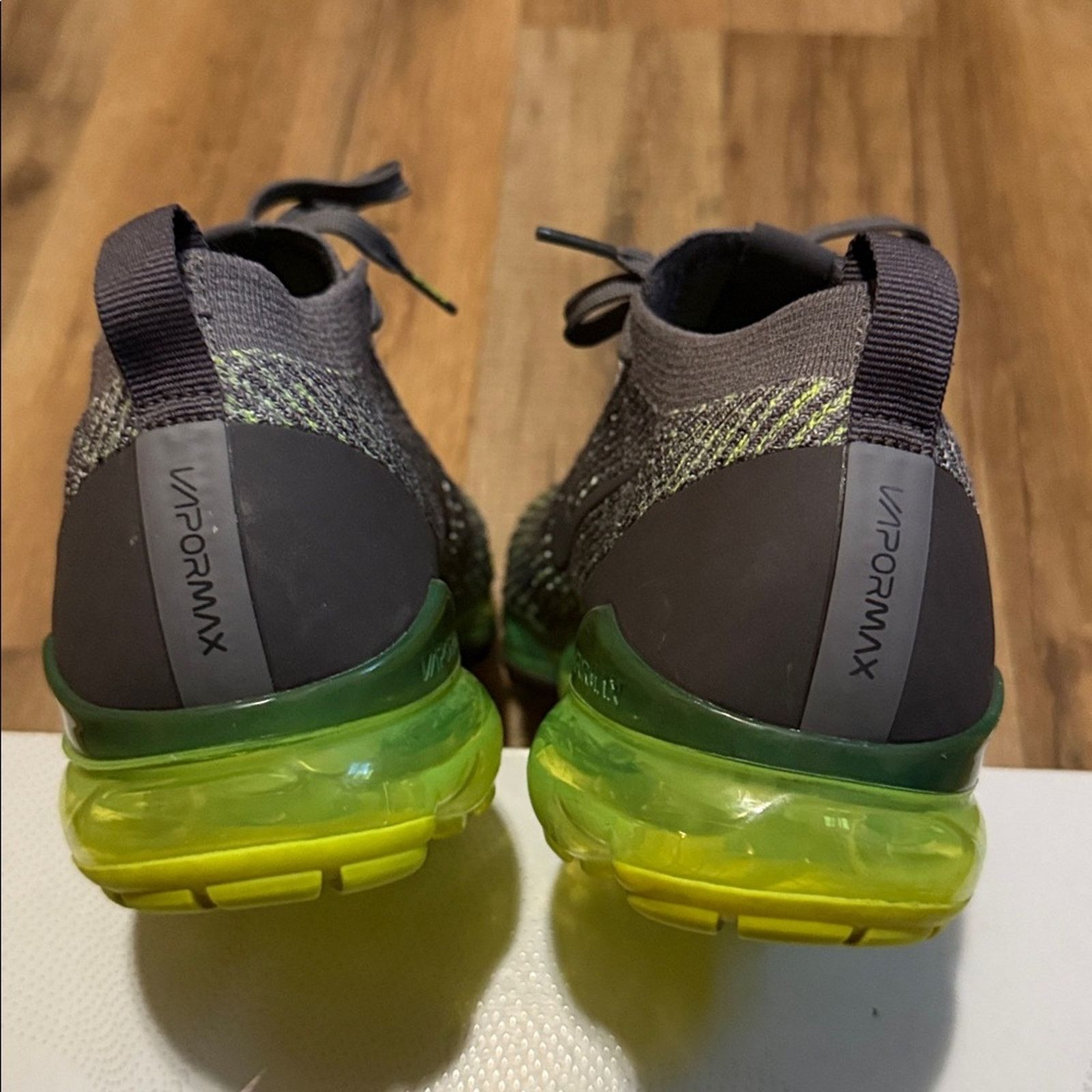 Nike 2019 Nike Air Vapormax Flyknit 3 Gunsmoke Thunder Grey Volt Size US 9.5 / EU 42-43 - 5 Thumbnail