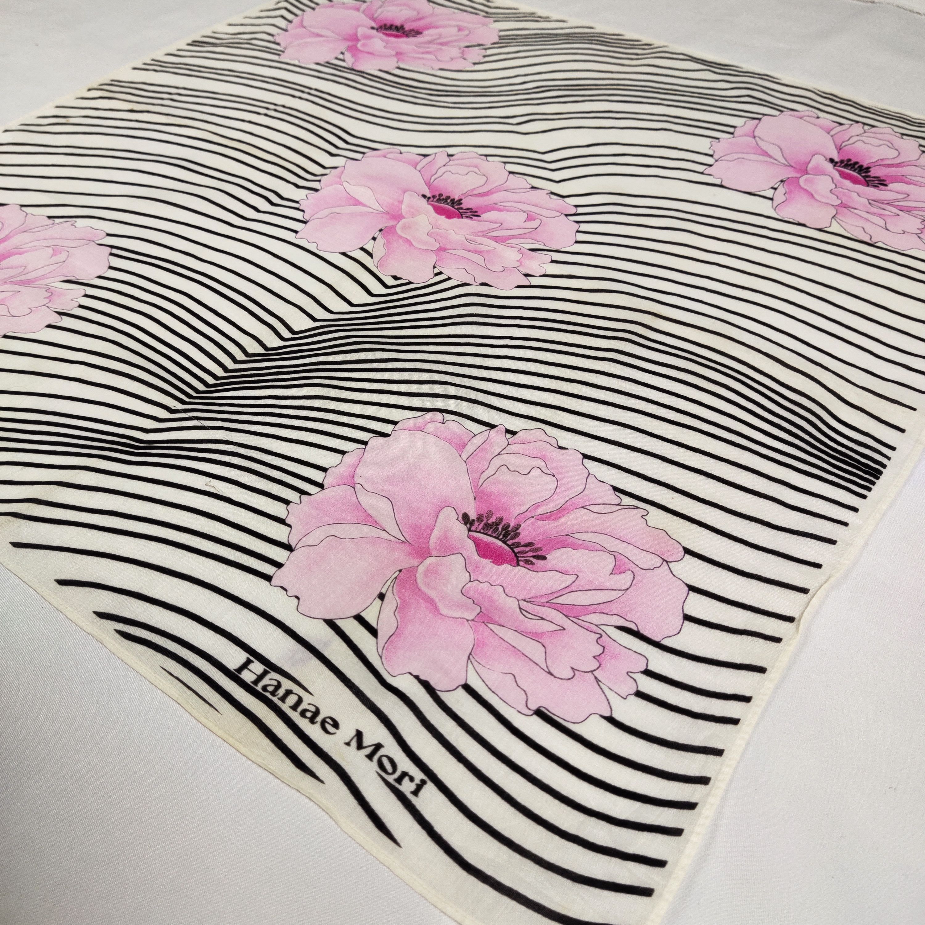 Hanae Mori × Vintage Hanae Mori Handkerchief / Neckerchief / Bandana FZ298 Size ONE SIZE - 4 Thumbnail