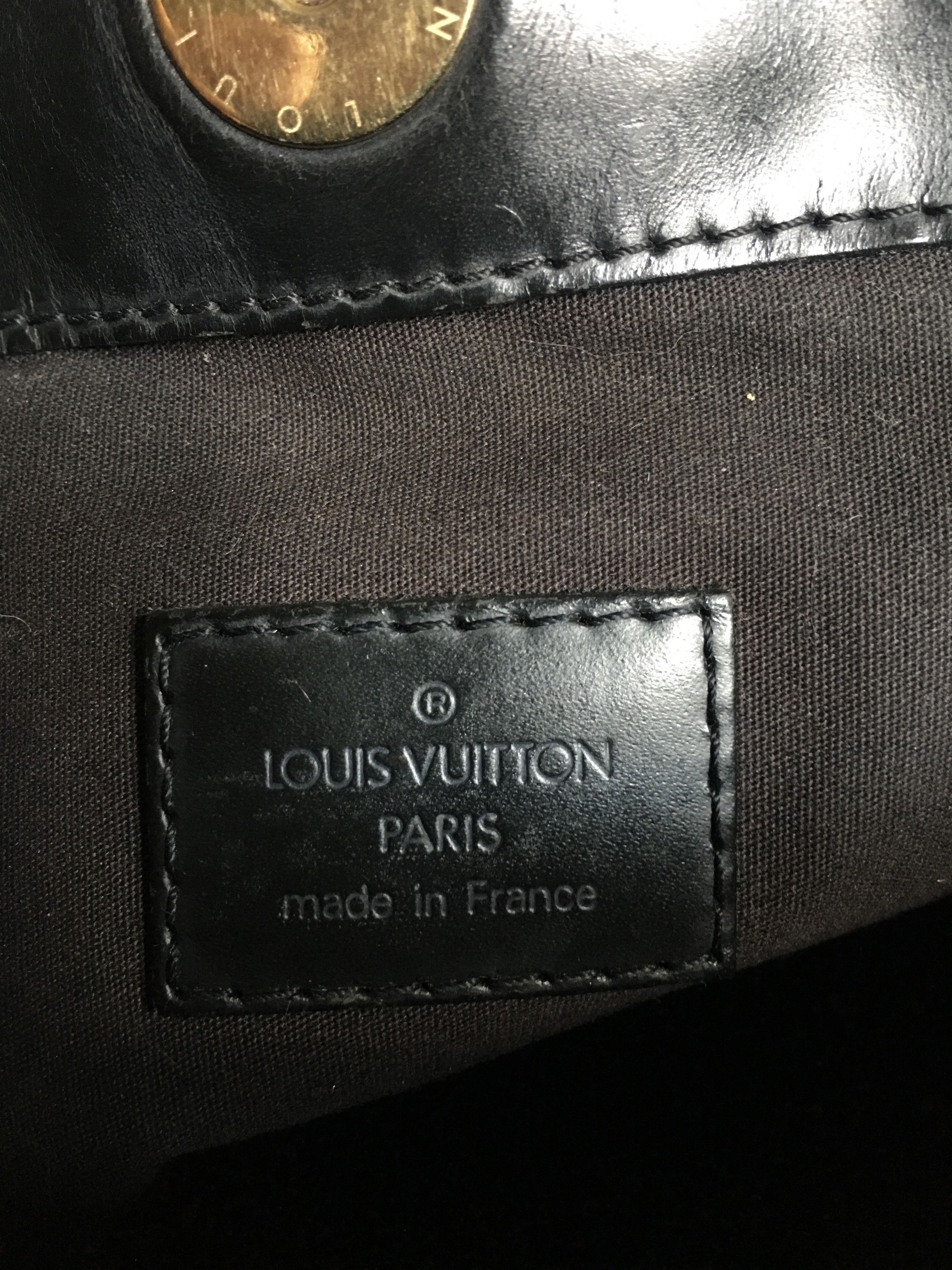 Louis Vuitton Louis Vuitton Epi Mandara Leather Black Shoulder Bag Size ONE SIZE - 23 Thumbnail