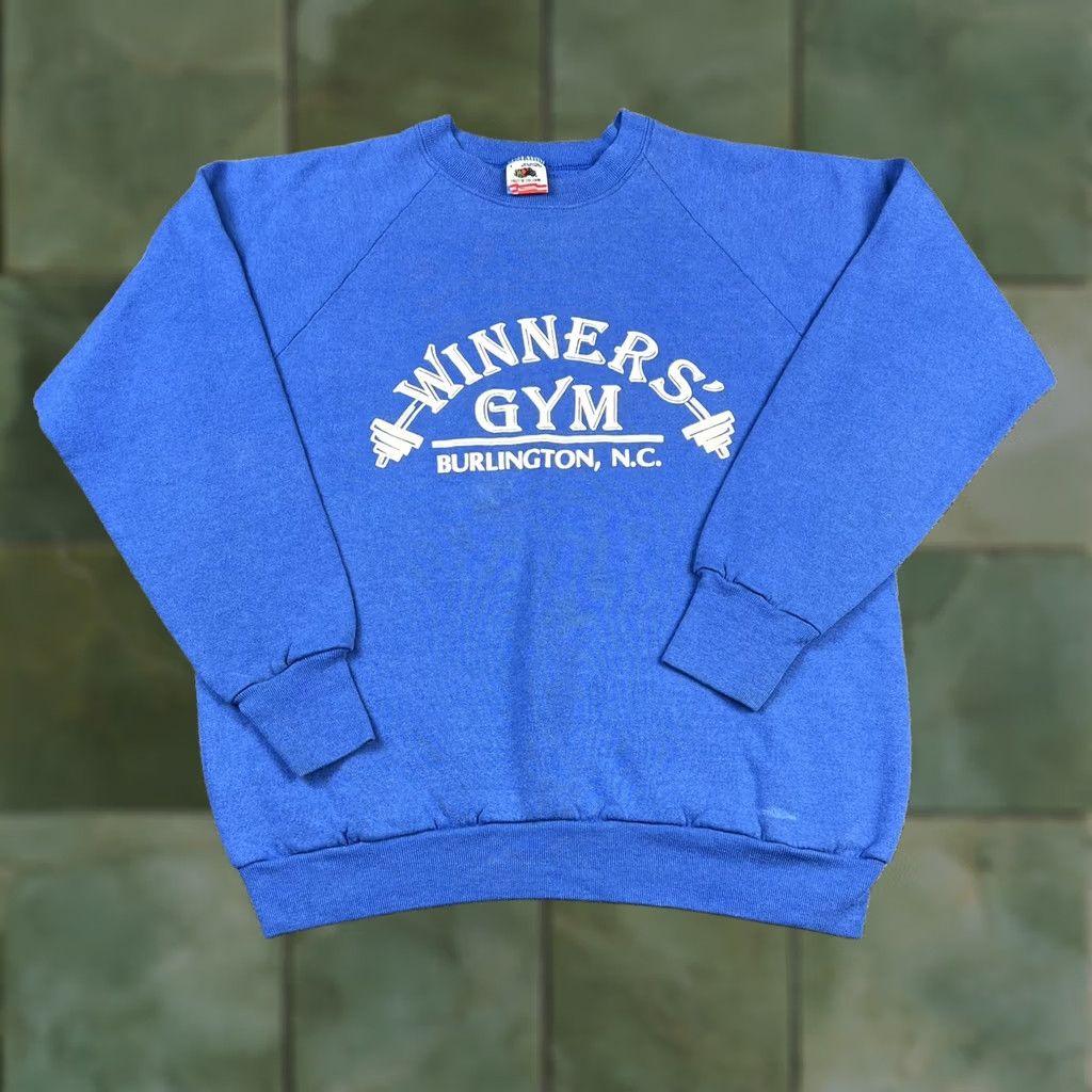 Fruit Of The Loom VINTAGE Winners Gym Raglan Blue Crewneck Sweatshirt M Men 50/50 Cotton/Polyester Graphic 90s Gymuerdo Size US M / EU 48-50 / 2 - 1 Thumbnail