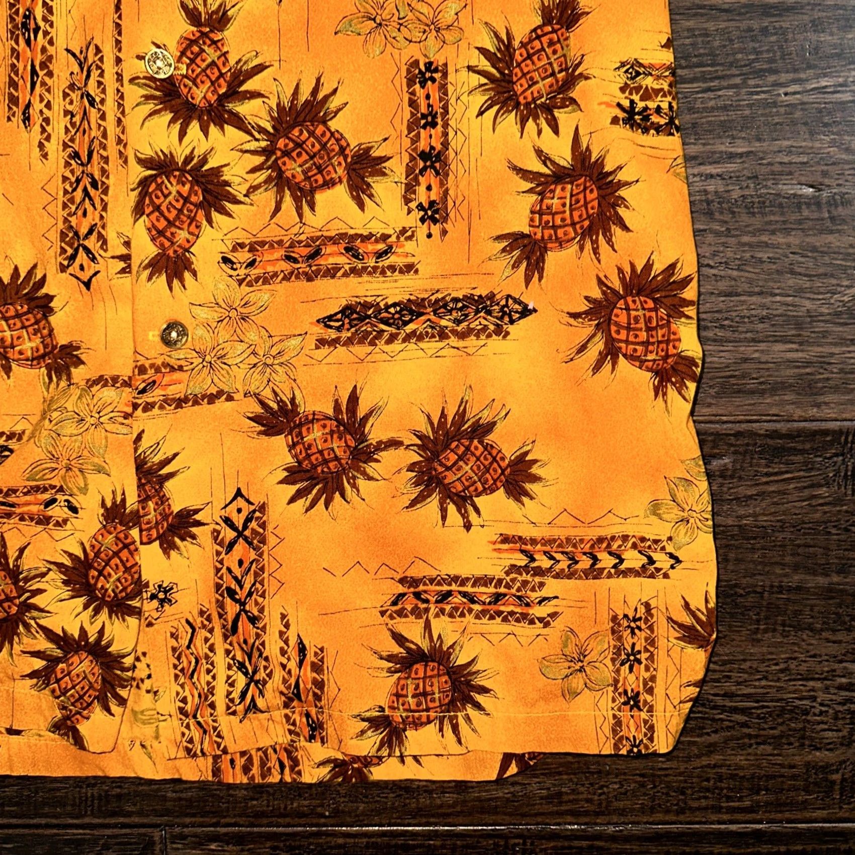 Vintage VINTAGE Made In Hawaii Aloha Shirt Mens S Short Sleeve Metal Button Pineapple Print Orange Shirts Mens Size US S / EU 44-46 / 1 - 5 Thumbnail