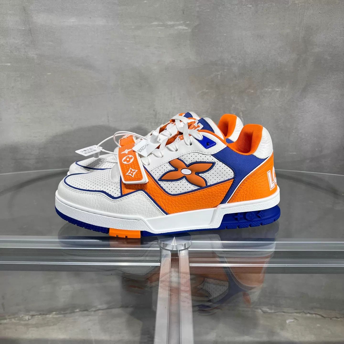 Louis Vuitton LV Trainer white orange new w/ box tried on UK5 39 Size US 8.5 / IT 38.5 - 3 Thumbnail