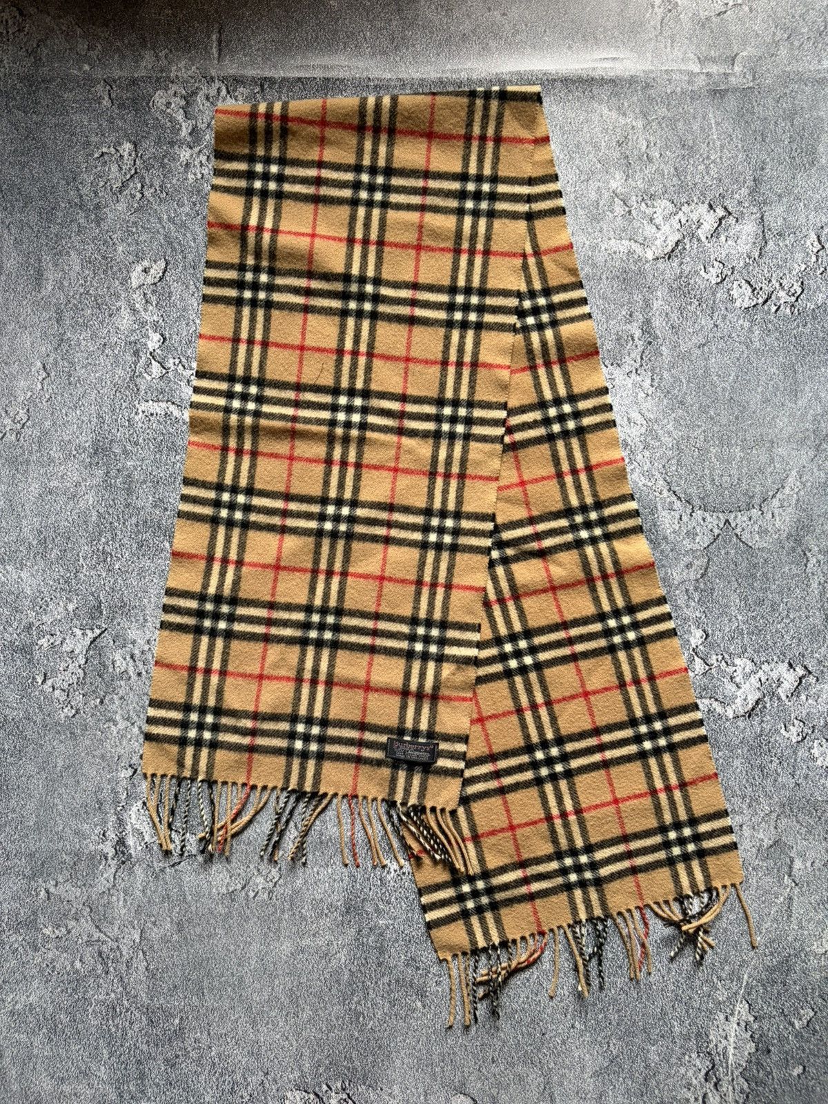 Burberry Vintage Burberrys Scarf/Muffler/Neckwear Size ONE SIZE - 1 Thumbnail