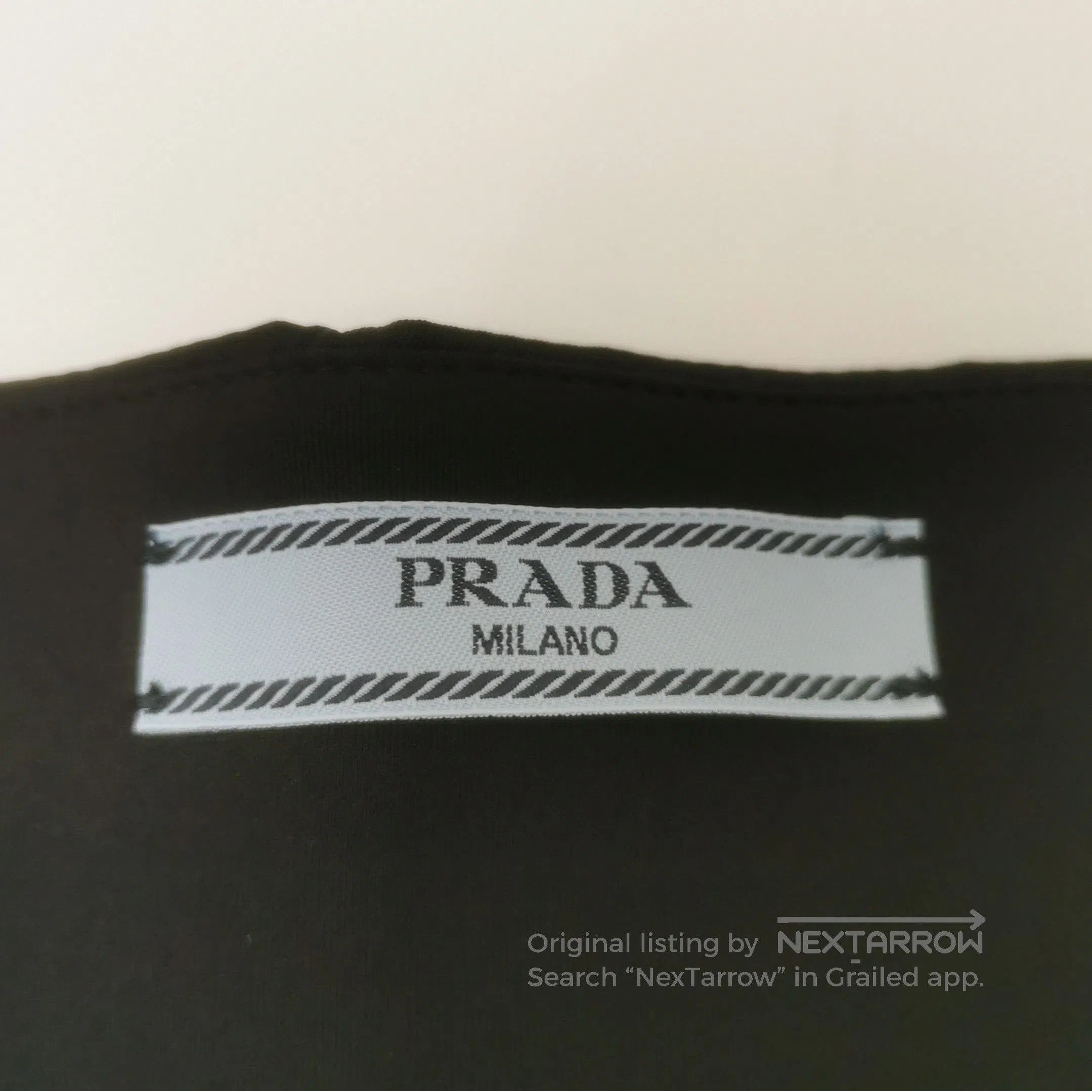 Prada Prada Black Triangle Logo Crop Top . Size M / US 6-8 / IT 42-44 - 5 Thumbnail