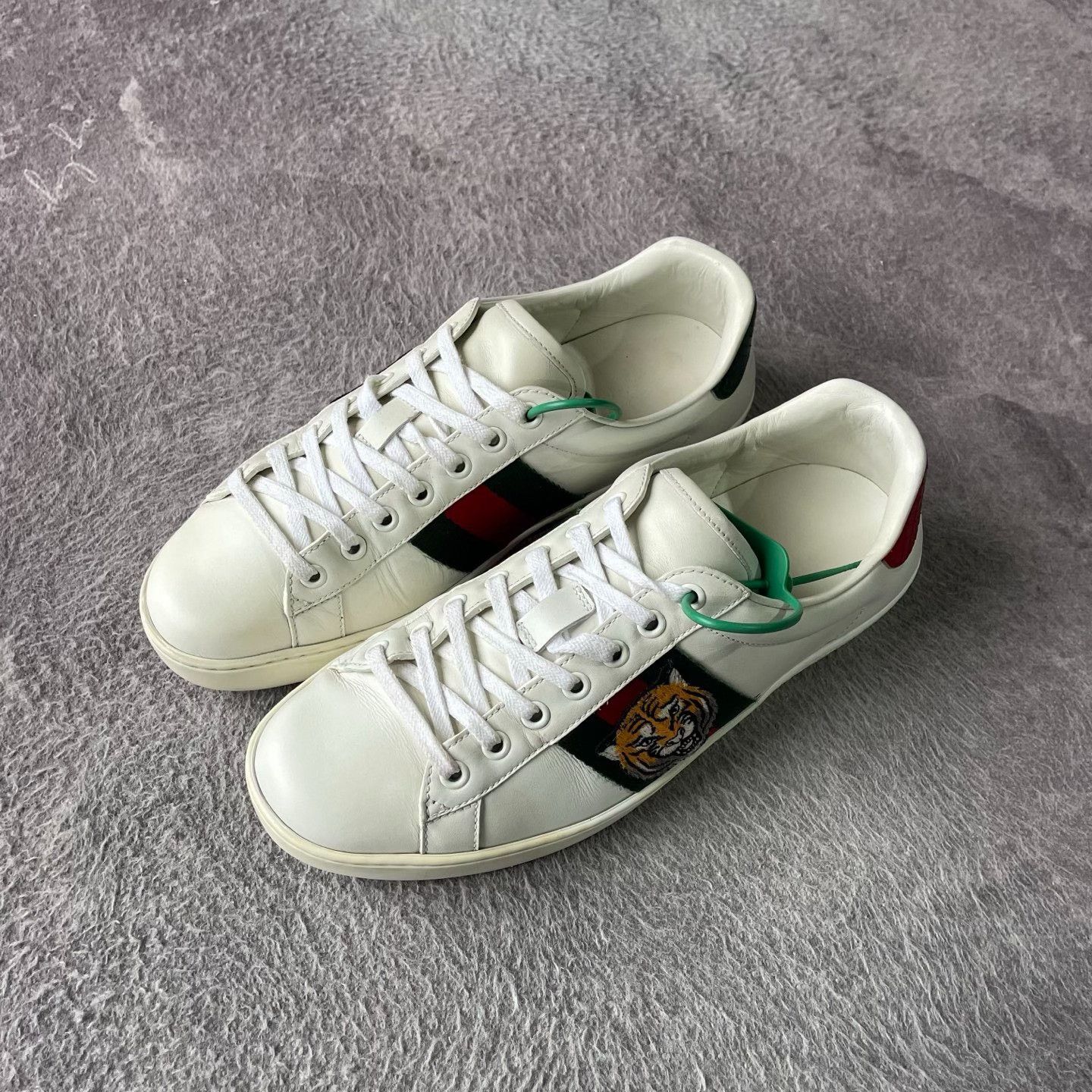 Gucci Gucci Tiger Lowtop Sneakers 38 Men Size US 6 / EU 39 - 1 Thumbnail