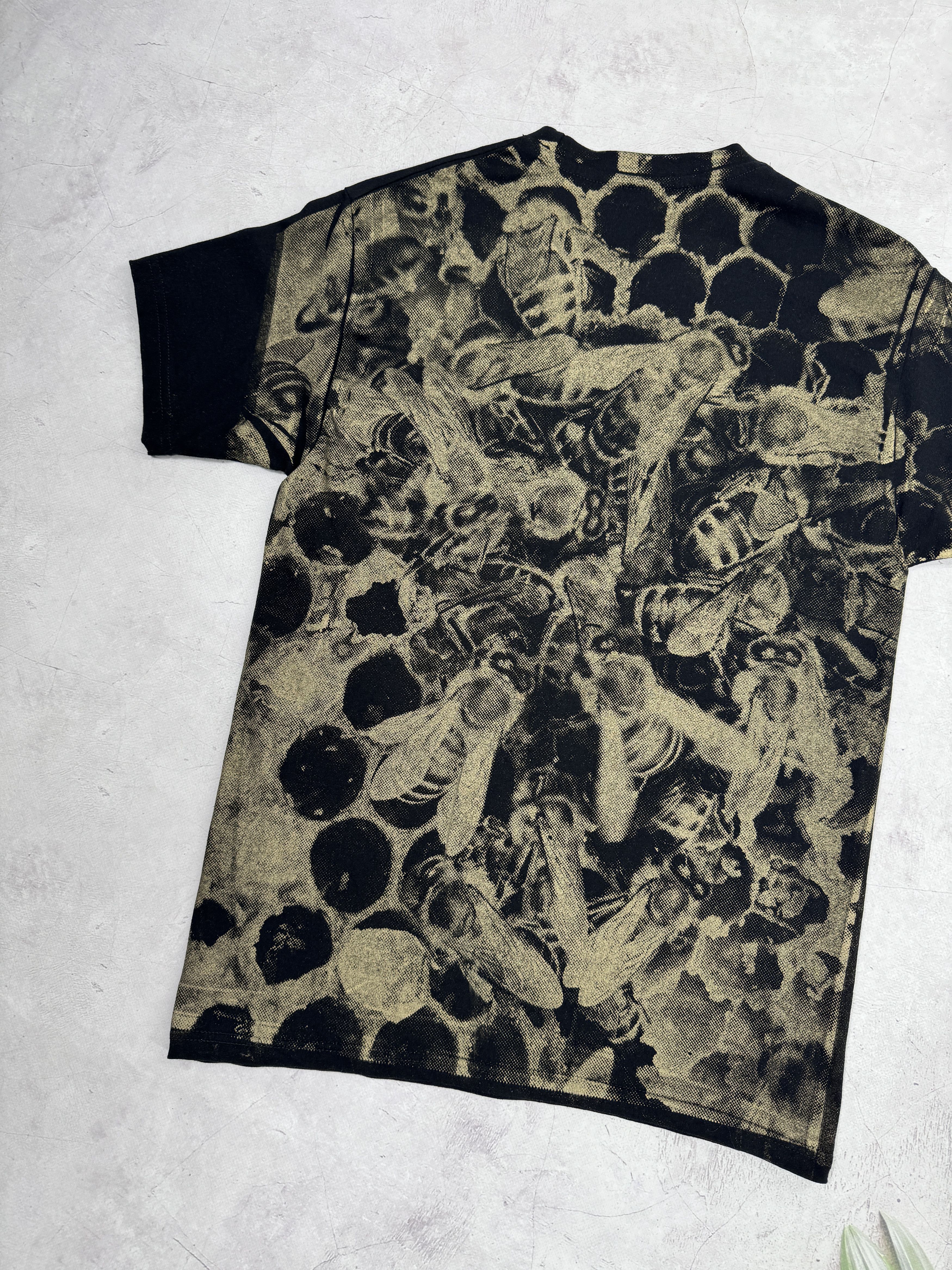 Designer Bee & Flowers T-Shirt Overprint Logo Size US S / EU 44-46 / 1 - 10 Thumbnail