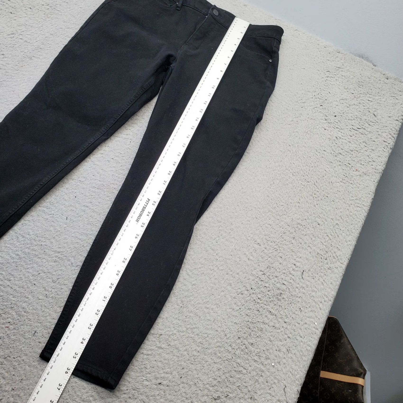 White House Black Market White House Black Market Jeans Womens 10 Ankle Skinny Dark Wash Black Denim Button Front 5-Pocket Regular Fit Inseam 25.75" Vintage N/A Size 32" / US 10 / IT 46 - 4 Thumbnail