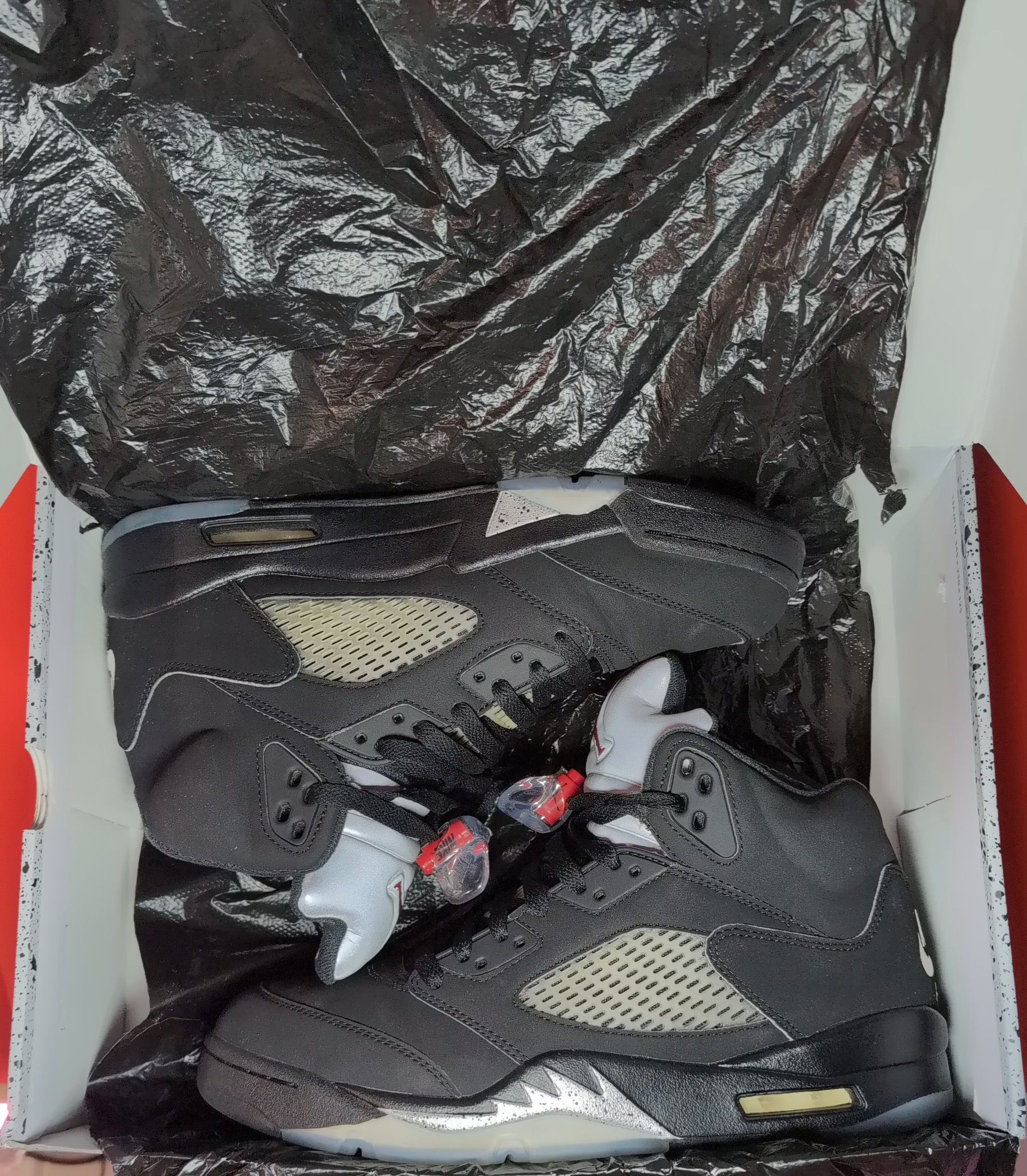Jordan Brand Size 9.5 - Jordan 5 OG Metallic Silver Size US 9.5 / EU 42-43 - 7 Thumbnail