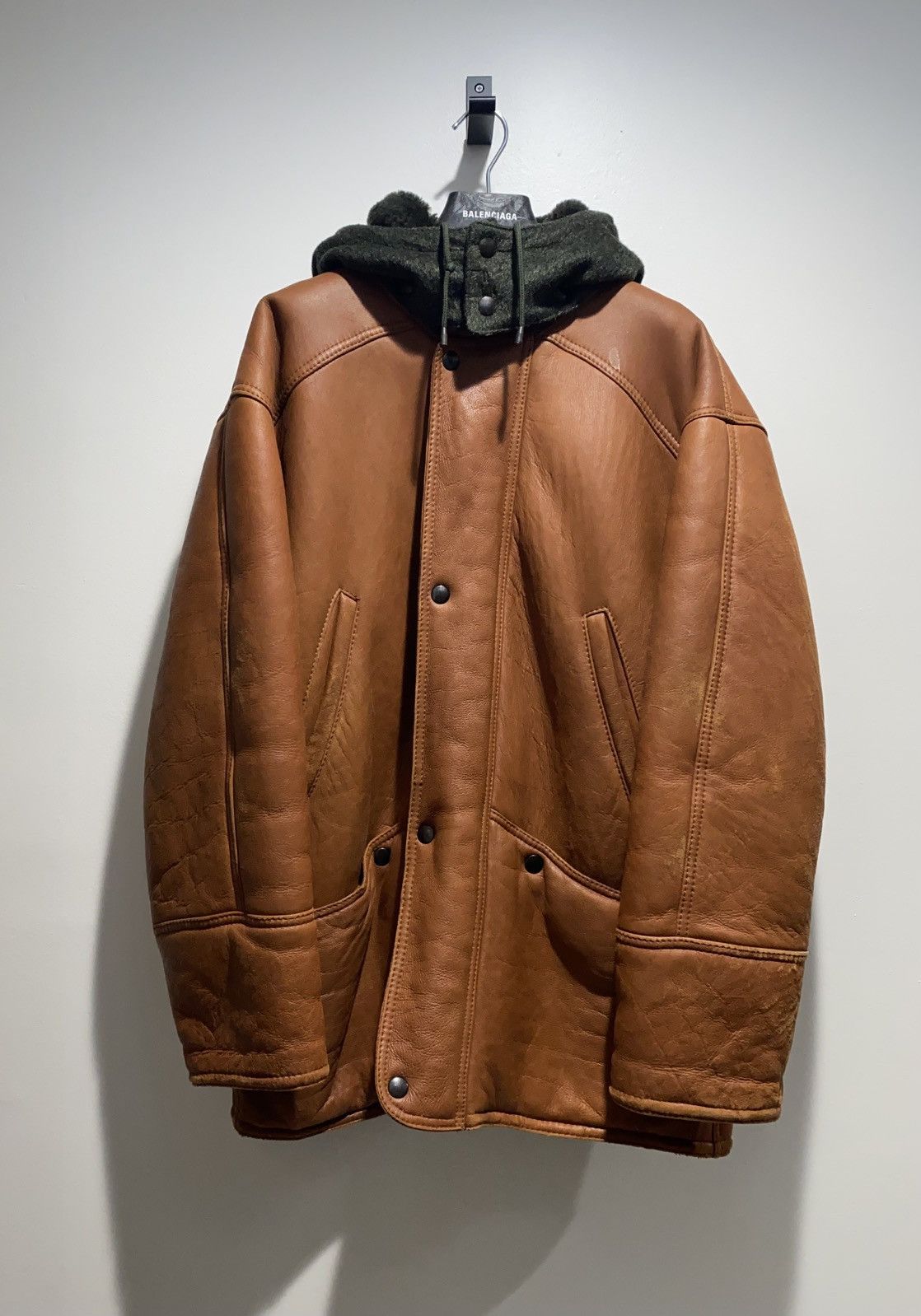 Saks Fifth Avenue 90s Vintage Leather Shearling Jacket with Detachable Hood Size US M / EU 48-50 / 2 - 1 Thumbnail