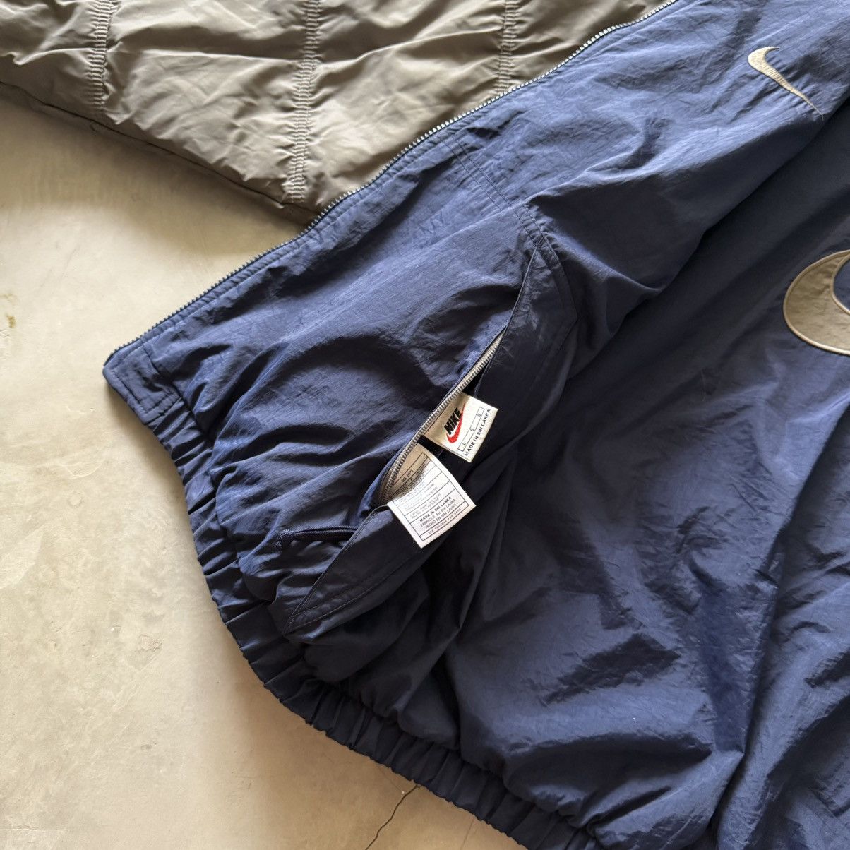 Nike Vintage Nike Reversible Puffer Jacket Size US L / EU 52-54 / 3 - 7 Thumbnail