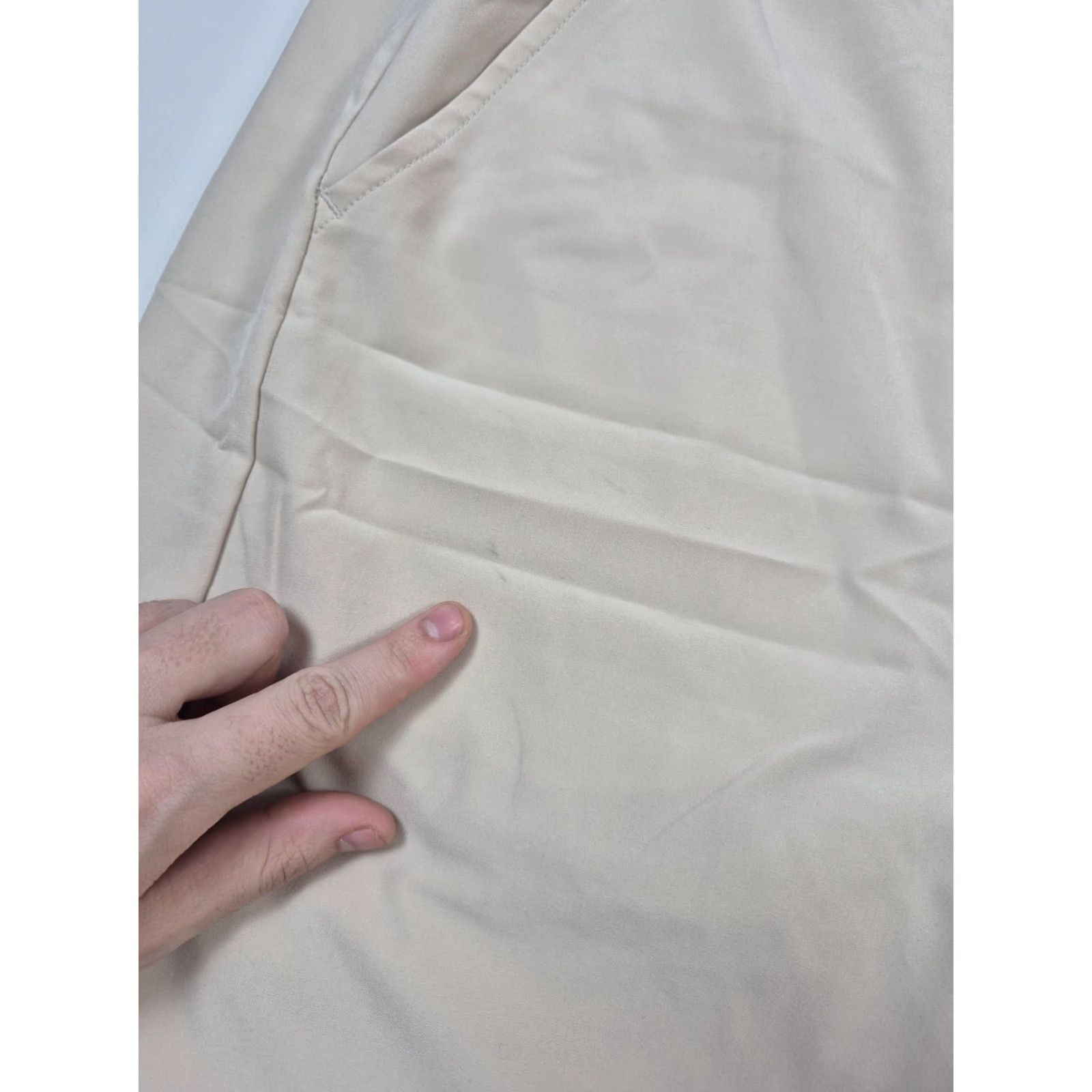 Mizzen+Main Mizzen+Main Harbour Shorts Mens 34 Beige Chino 10" Inseam Regular Waist 34 Casual Pockets MM Logo Menswear Size US 34 / EU 50 - 2 Thumbnail