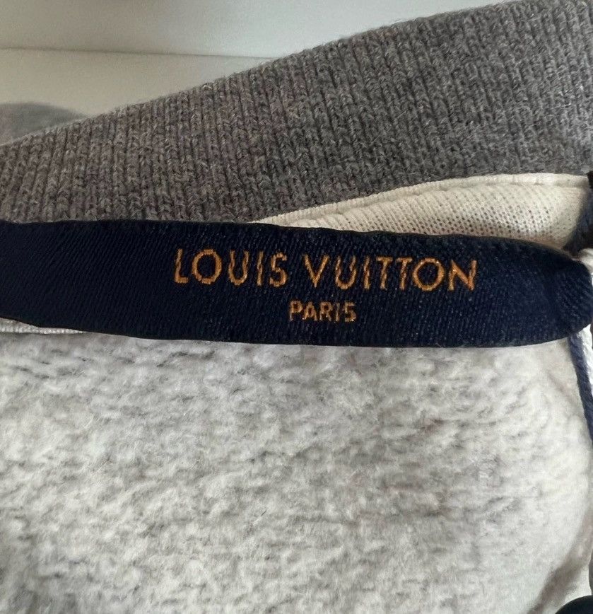 Louis Vuitton Louis Vuitton Grey hoodie 2412-Nextarrow Size US M / EU 48-50 / 2 - 3 Thumbnail