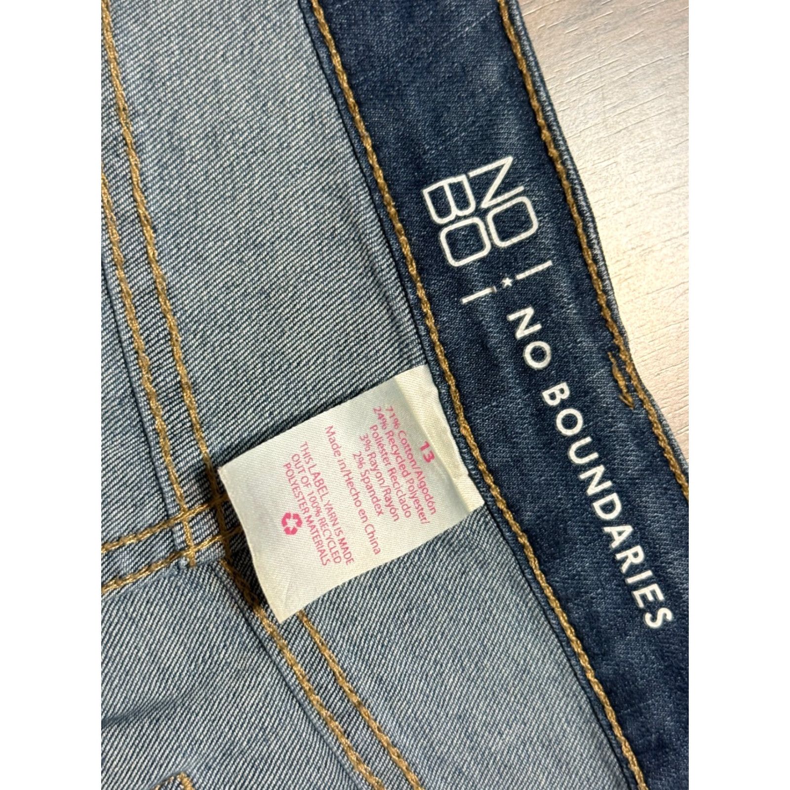 Vintage No Boundaries Jeans Women's 13 Blue Denim Skinny High Rise Pockets 5-Pocket Regular Rise Jeans Women's Size 34" / US 12 / IT 48 - 4 Thumbnail