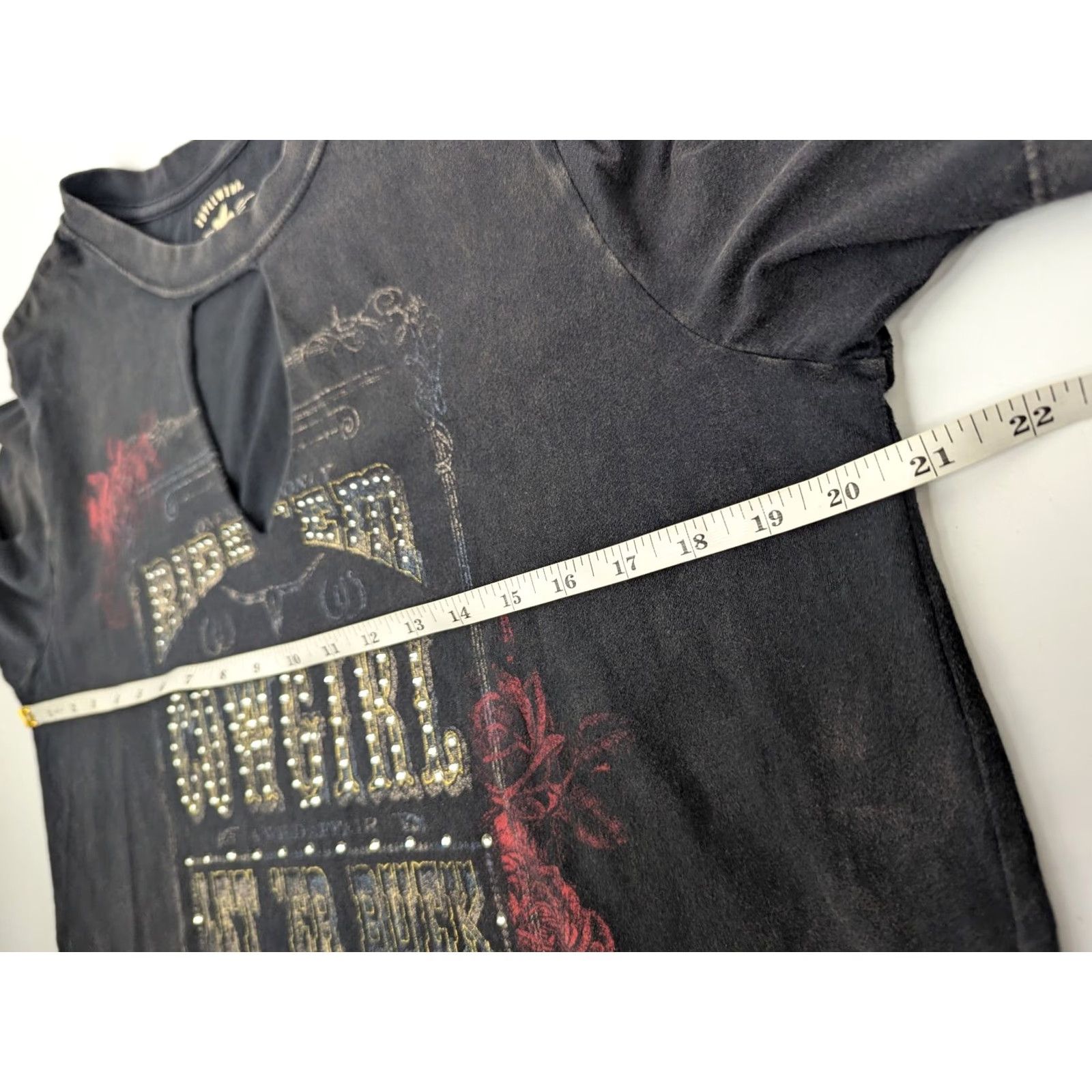 Vintage Idyllwind Women's Ride 'Em Cowgirl Keyhole Short Sleeve Graphic Tee Size M Black Shirt Women Western 90s Cowboys? Size 32" / US 10 / IT 46 - 6 Thumbnail
