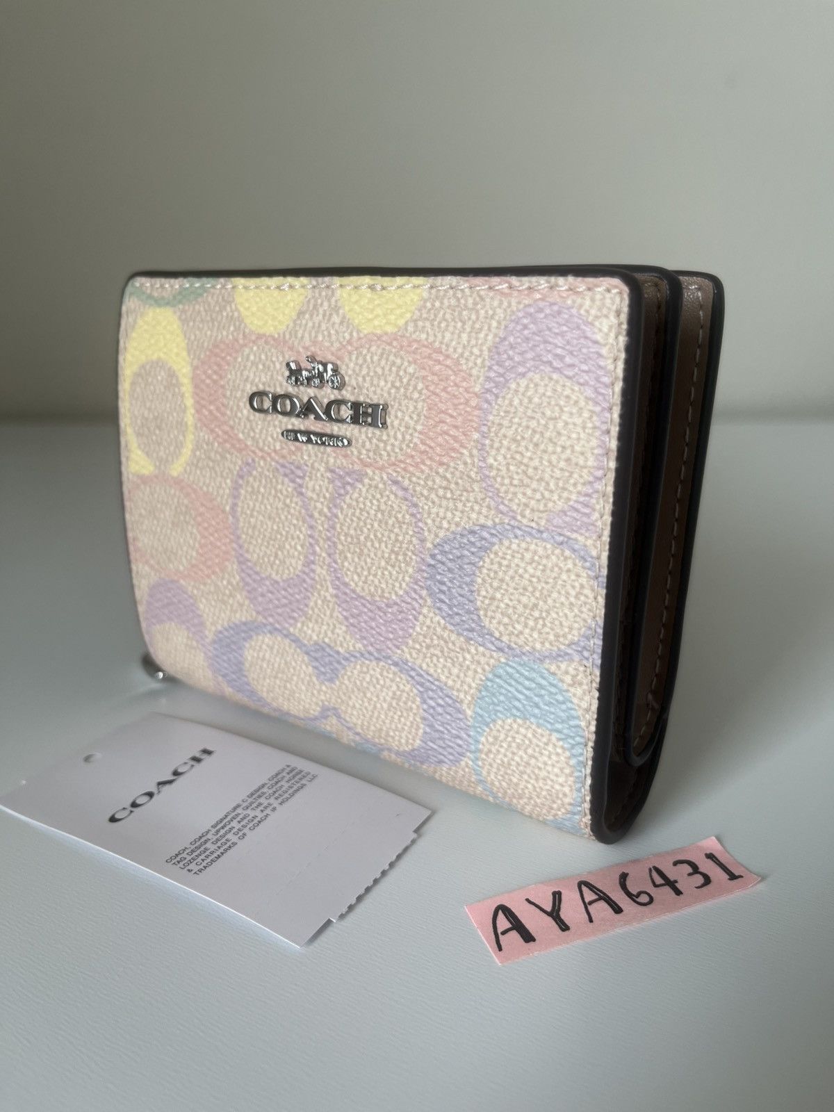 Coach Coach Snap Wallet In Rainbow Signature Size ONE SIZE - 1 Thumbnail