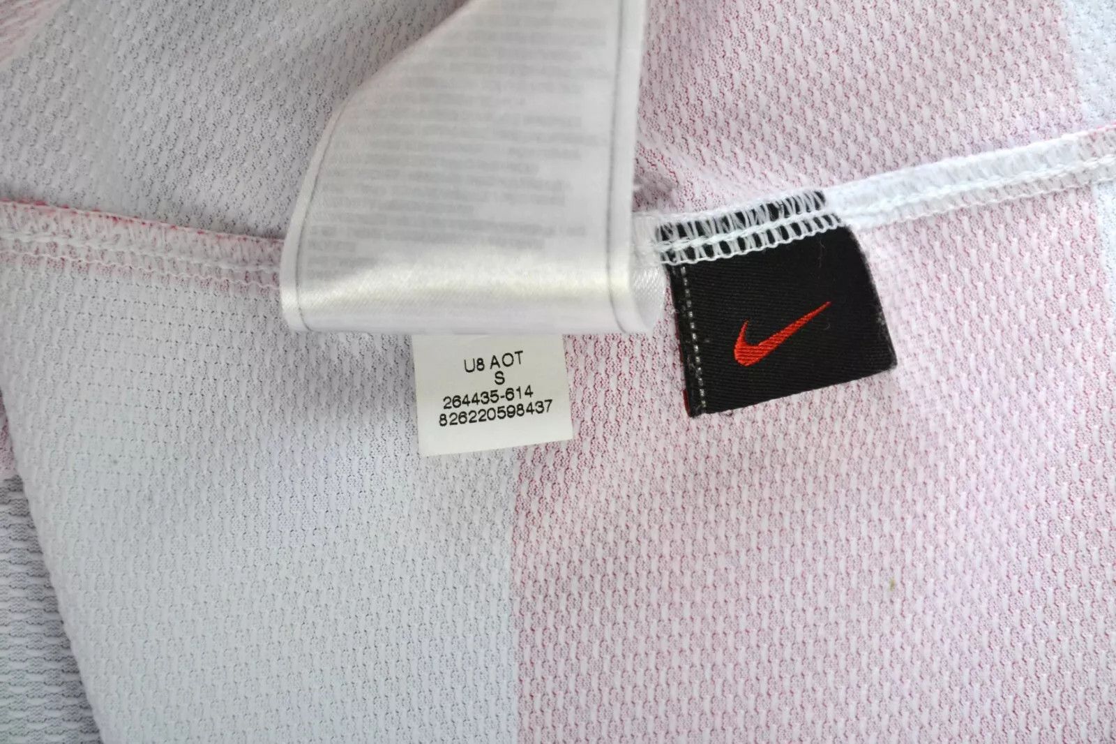 Nike CROATIA 2008/2009 HOME FOOTBALL SHIRT NIKE SIZE S ADULT Size US S / EU 44-46 / 1 - 9 Thumbnail