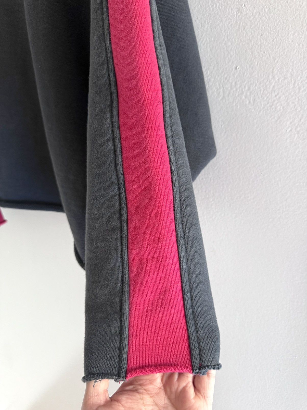 Greg Ross USA Greg Ross Side Stripe Raw Hem Yoke Sweatshirt Black/Red Size US S / EU 44-46 / 1 - 17 Thumbnail