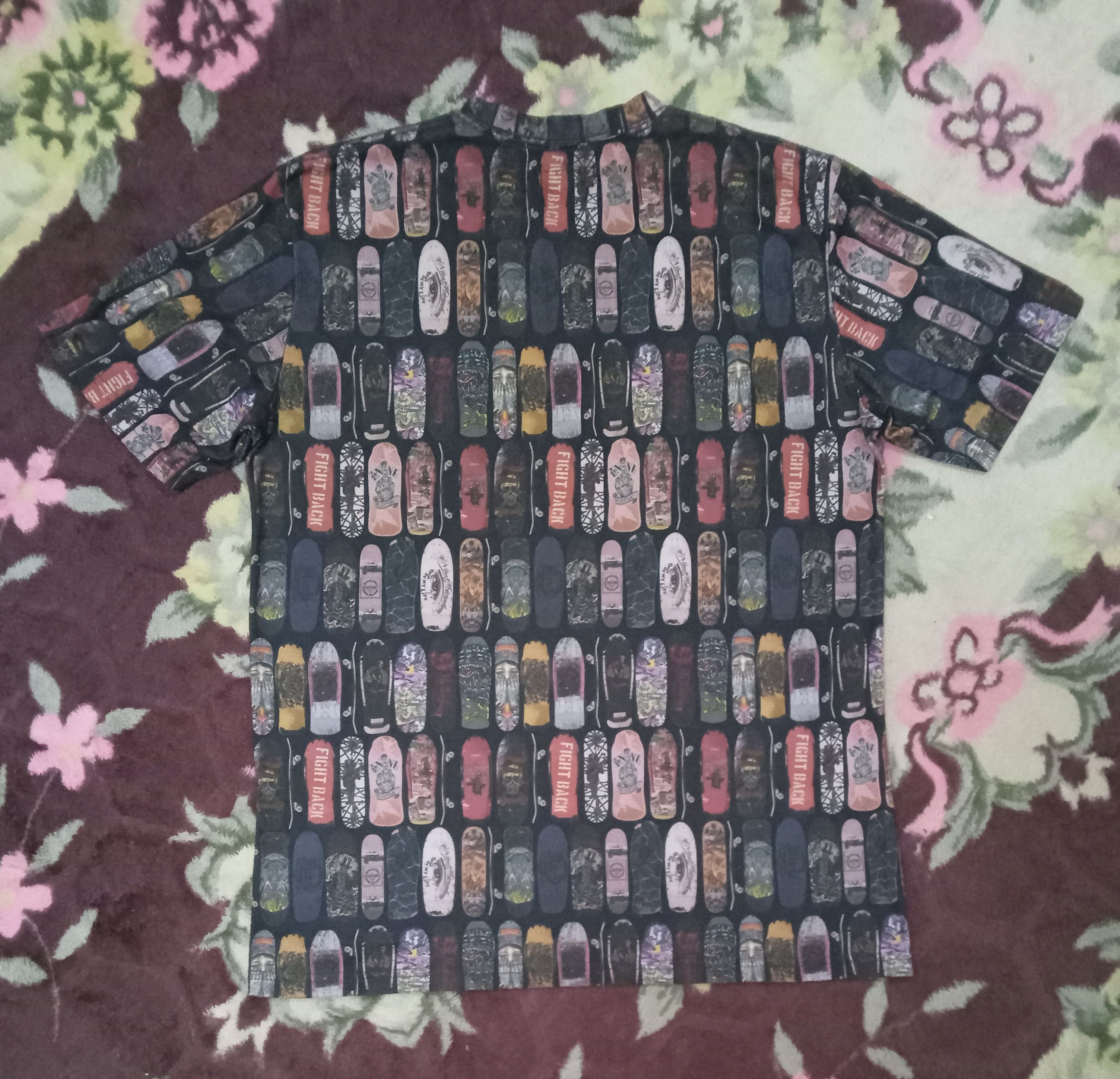 Japanese Brand Nine Microphones Skates All over Print Rare T Shirt Size US M / EU 48-50 / 2 - 2 Thumbnail