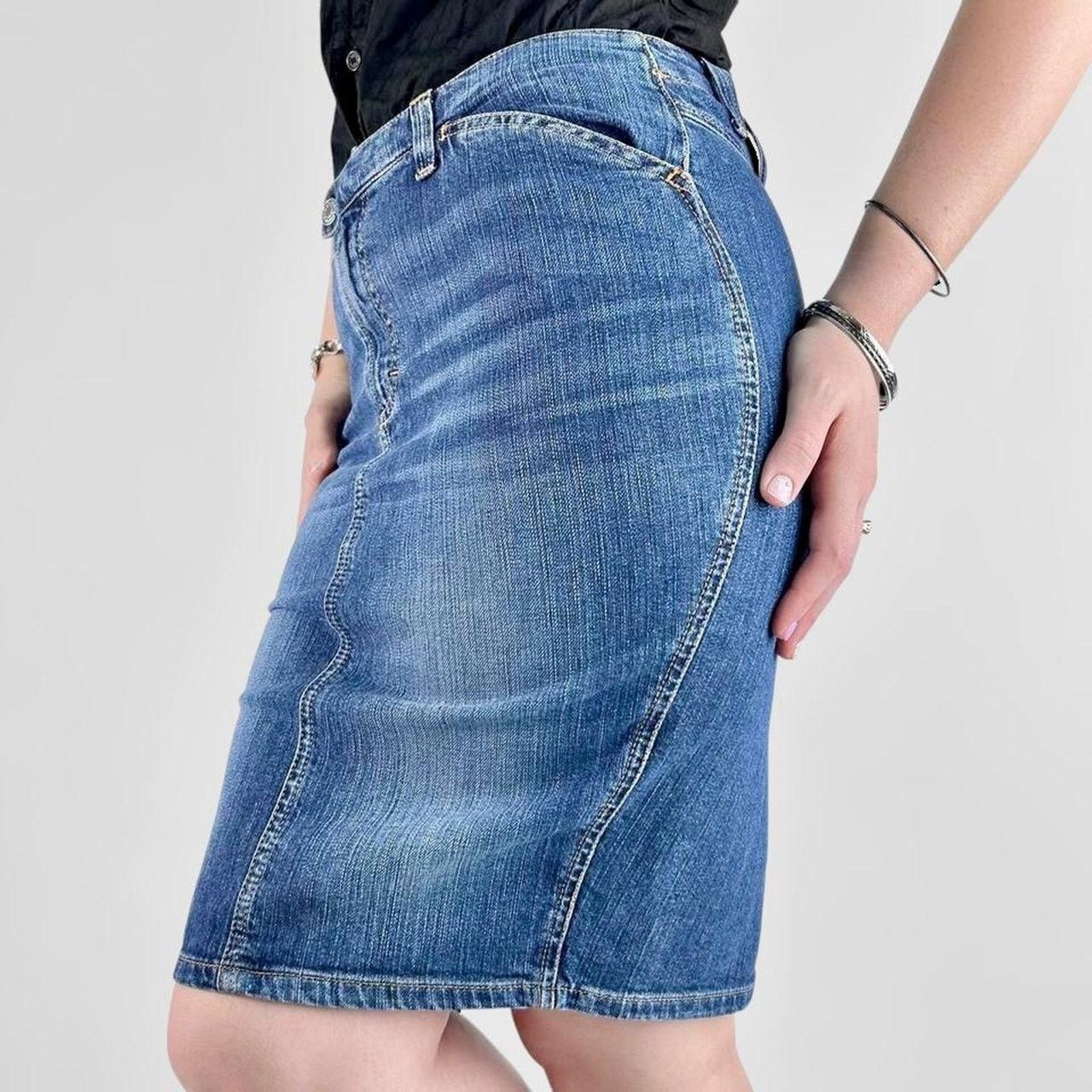 Dolce & Gabbana y2k dolce gabbana denim skirt Size 26" / US 2 / IT 38 - 4 Thumbnail