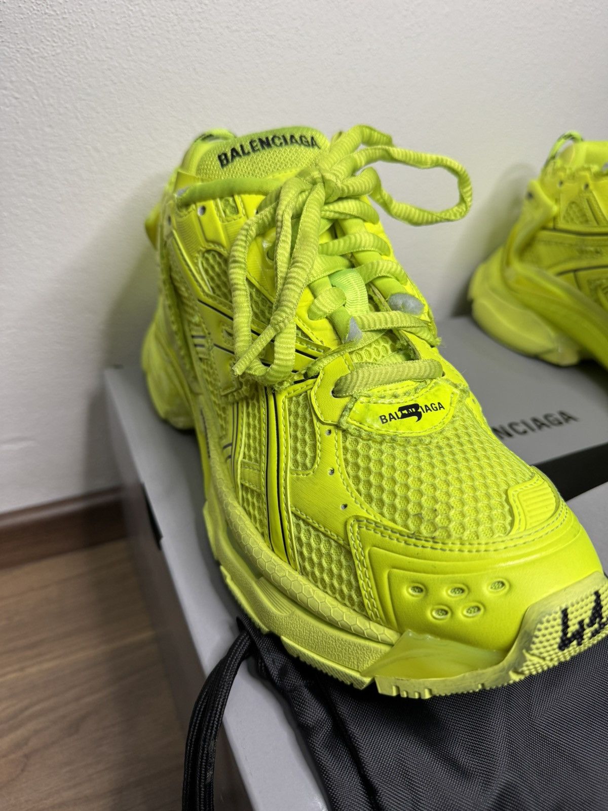 Balenciaga Balenciaga runner (FLUO) Size US 8 / EU 41 - 17 Thumbnail