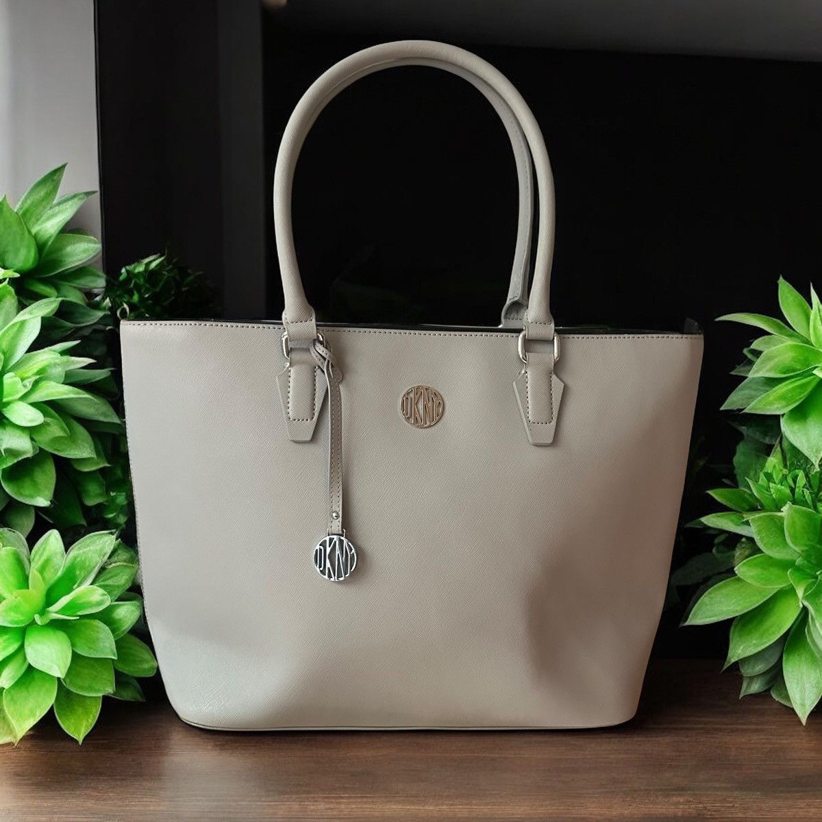 DKNY DKNY large gray Saffiano leather tote bag Size ONE SIZE - 1 Thumbnail