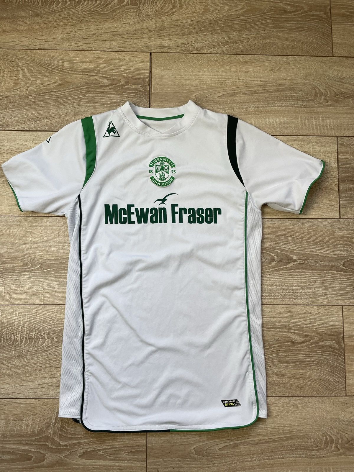 Le Coq Sportif LE COQ SPORTIFF 2009-10 HIBERNIAN Home SHIRT JERSEY M Size US M / EU 48-50 / 2 - 1 Thumbnail