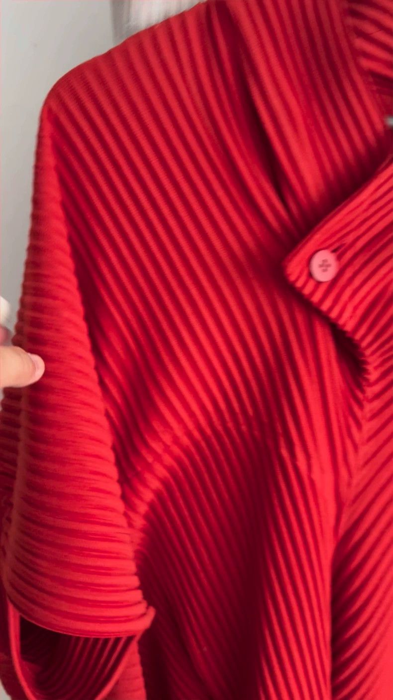Issey Miyake Issey Miyake size:3 Red pleated cardigan Size S / US 4 / IT 40 - 1 Thumbnail
