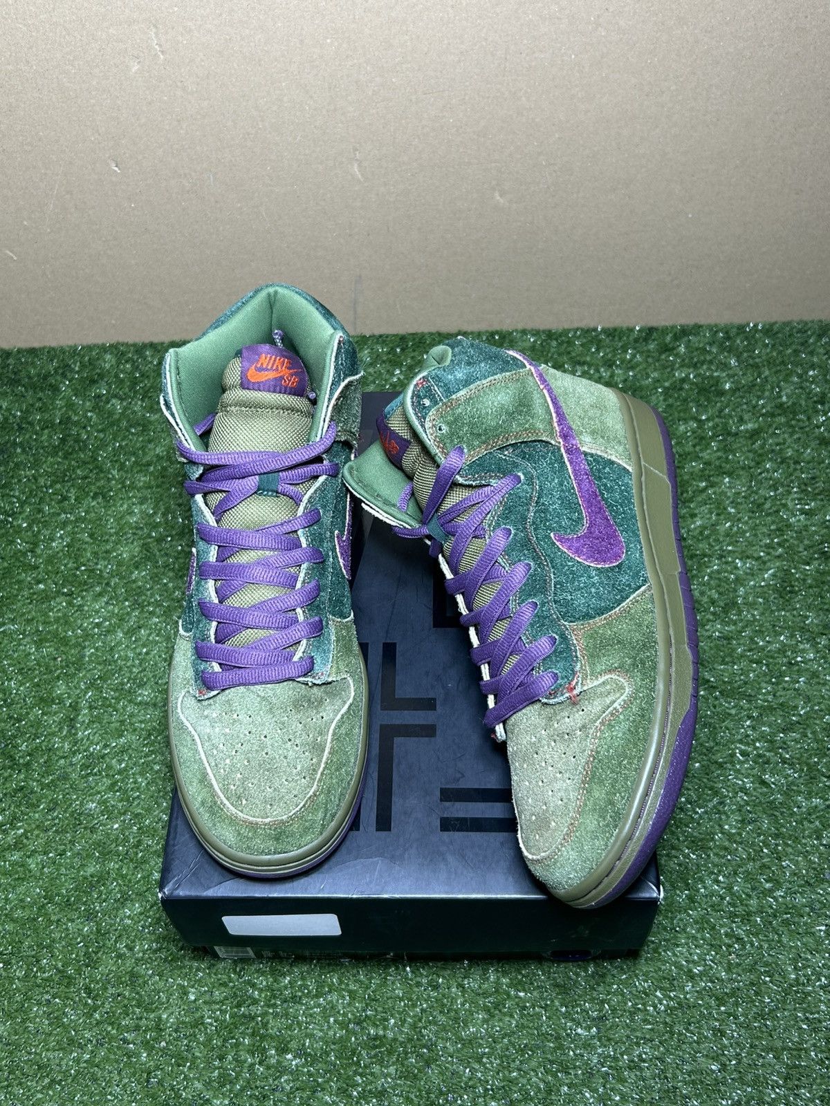 Nike Nike SB Skunk 420 Size US 10 / EU 43 - 1 Thumbnail