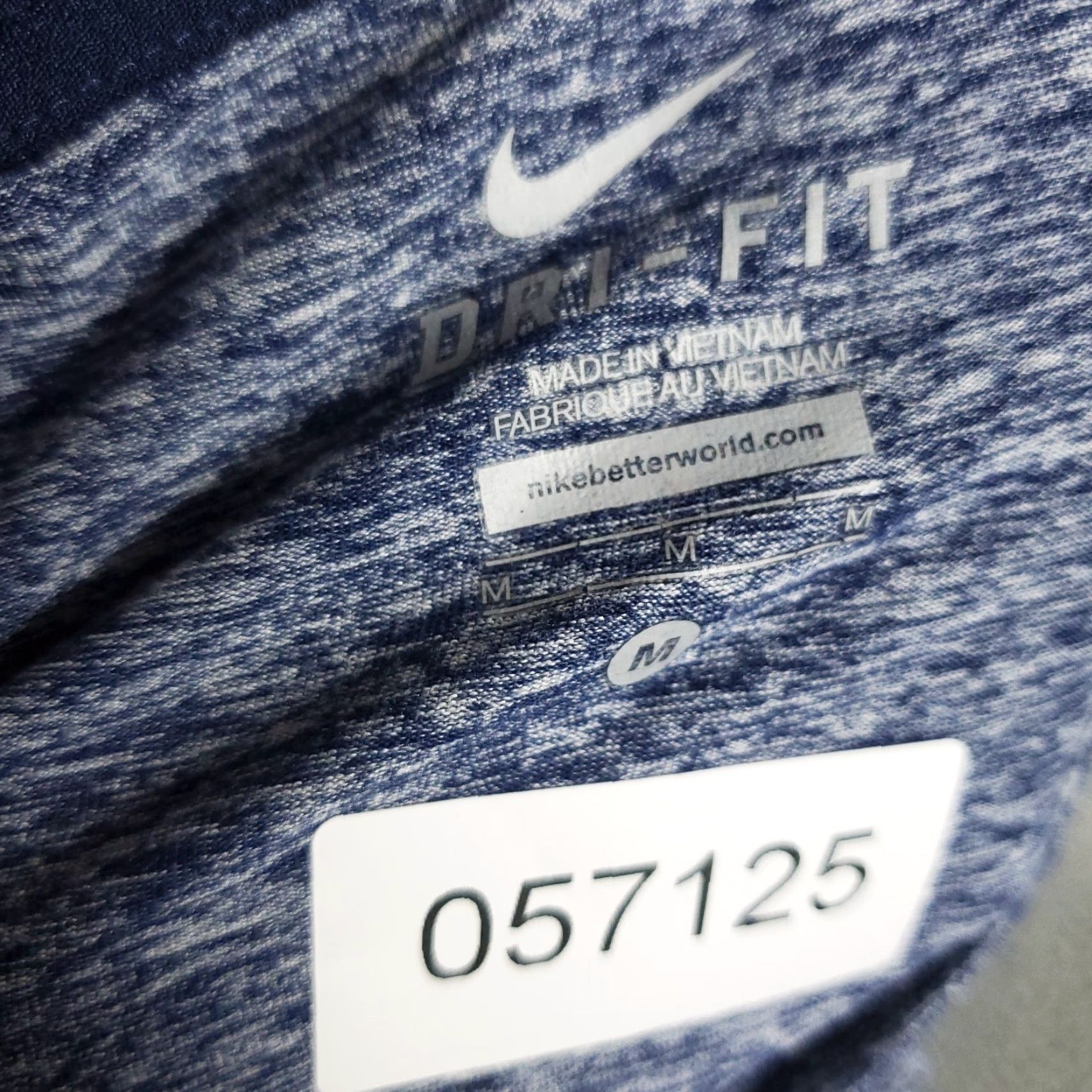 Nike Nike T Shirt Mens Size Medium Blue 1/4 Zip Pullover Swoosh Dri-Fit Long Sleeve Activewear Shirt Mens Regular Size M Blue Nike Size US M / EU 48-50 / 2 - 8 Thumbnail