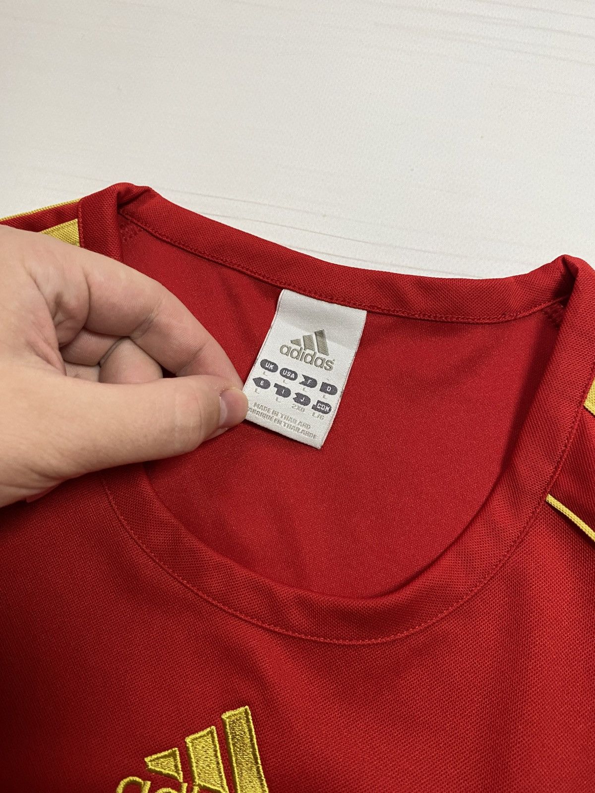 Adidas Vintage Adidas Spain 2007 home soccer football y2k jersey Size US L / EU 52-54 / 3 - 3 Thumbnail