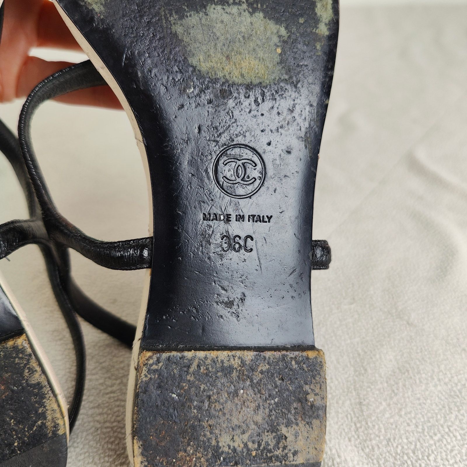 Chanel Chanel Thong Sandals Womens 36C 6 Black Leather Size US 6 / IT 36 - 10 Thumbnail
