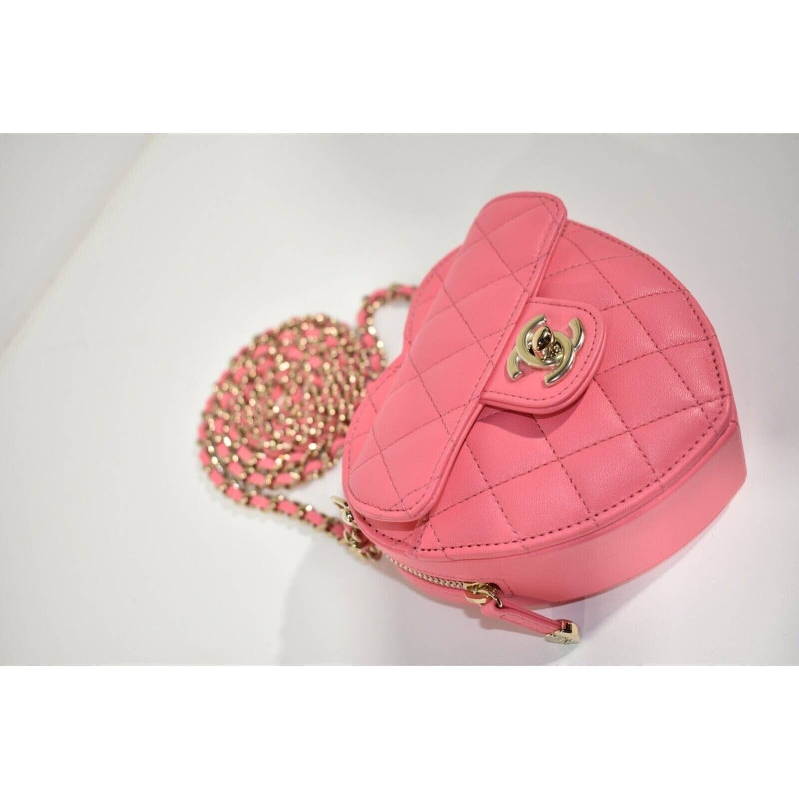 Chanel Chanel Small Runway Heart Flap Chain Shoulder Crossbody Bag Size ONE SIZE - 11 Thumbnail