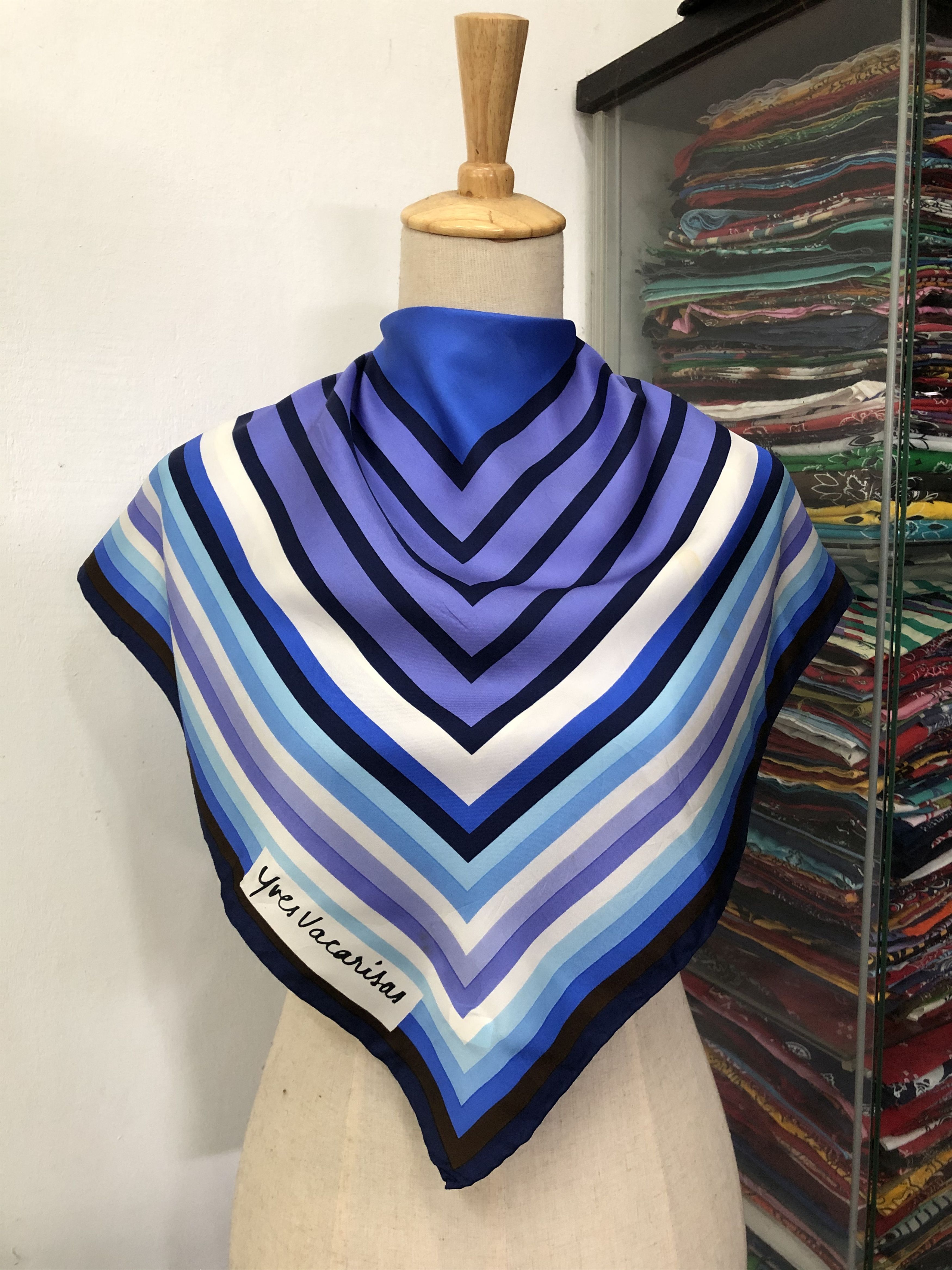 Vintage Vintage Yves Vacarisas Silk Scarf Size ONE SIZE - 1 Thumbnail