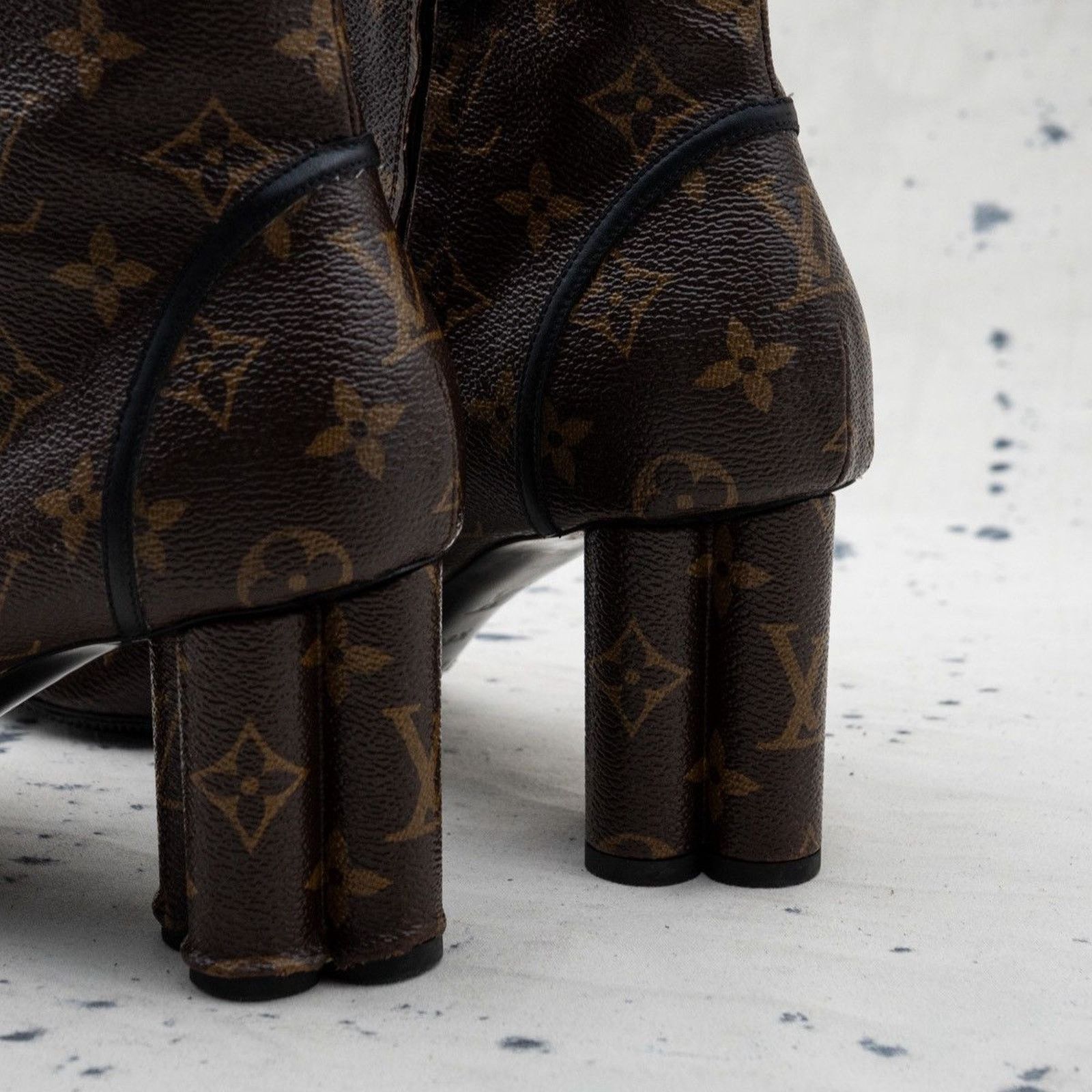 Louis Vuitton Vintage louis vuitton monogram logo brown leather heel boots Size US 7.5 / IT 37.5 - 8 Thumbnail