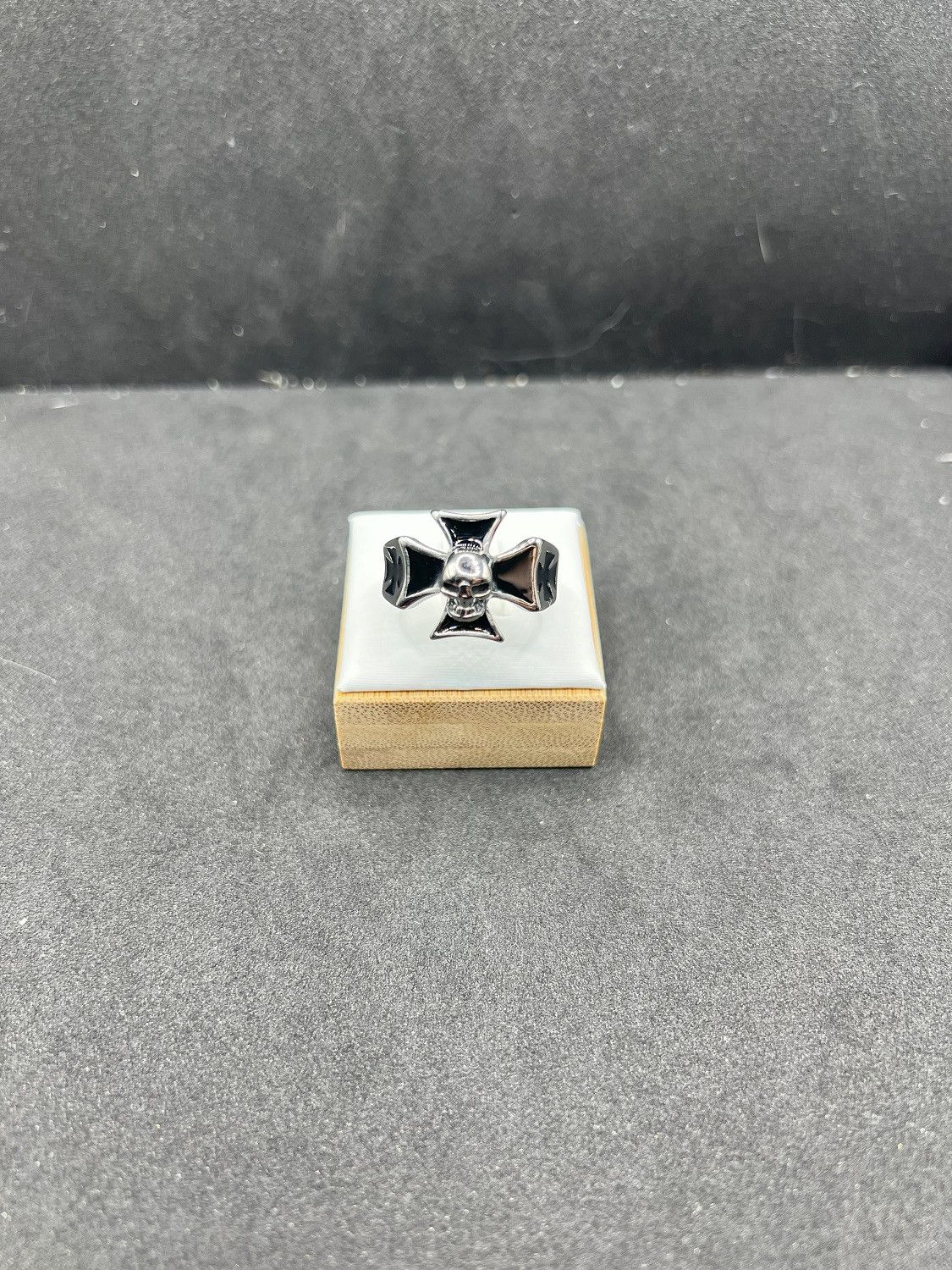 Jewelry Skull Cross Ring - Size 10 Size ONE SIZE - 1 Thumbnail