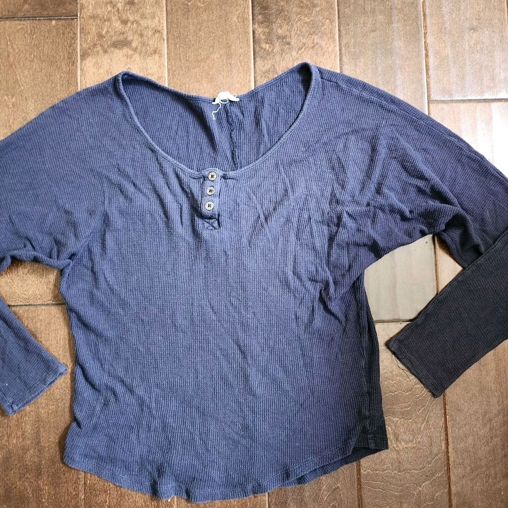 Vintage I Love H81 Women's Navy Blue Long Sleeve Button Shirt Small Regular Adult Womens Navy Blue 100% Cotton Casual Travel Basic Tee Size S / US 4 / IT 40 - 4 Thumbnail