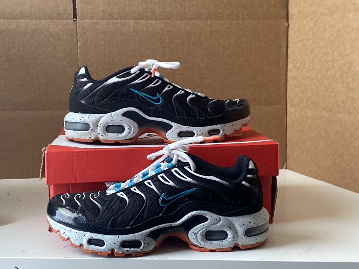 Nike Nike Air Max Plus (GS) Size US 6.5 / EU 39-40 - 1 Thumbnail