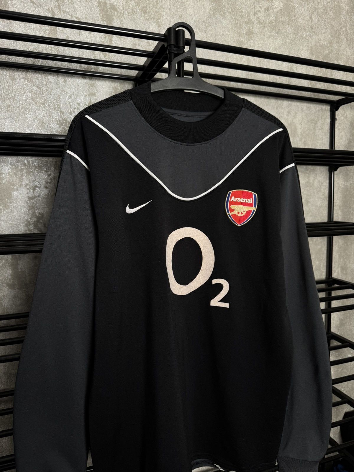Nike Arsenal Goalkeeper football shirt Soccer Nike o2 Jersey Size US M / EU 48-50 / 2 - 2 Thumbnail