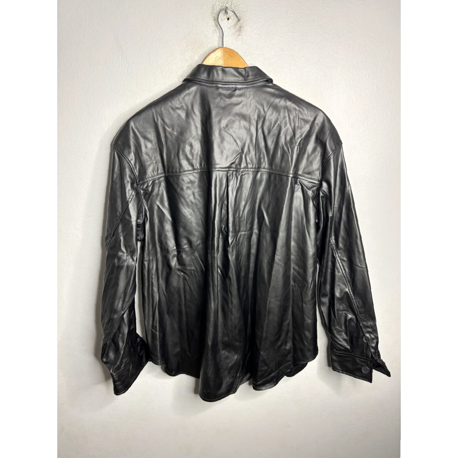 American Eagle Outfitters American Eagle Outfitters Shirt Jacket Womens Large Black Faux Leather Button Shacket Size L / US 10 / IT 46 - 6 Thumbnail